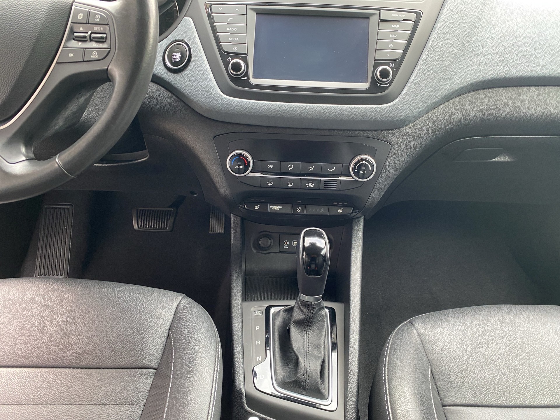 HYUNDAI i20 1.4 Vertex Automatic - 12