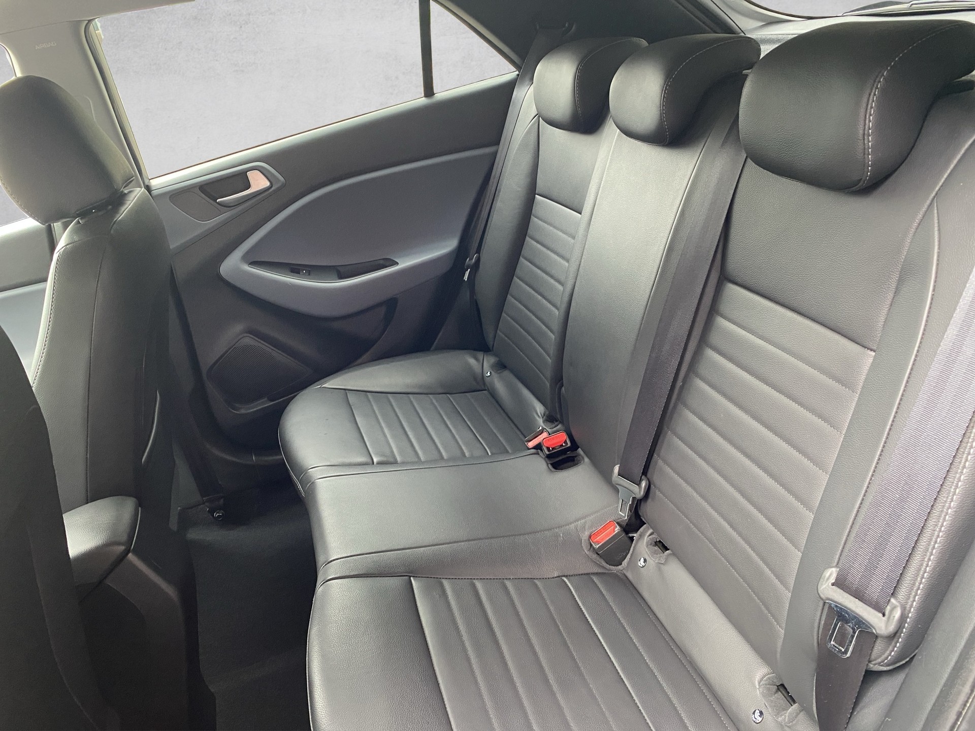 HYUNDAI i20 1.4 Vertex Automatic - 10