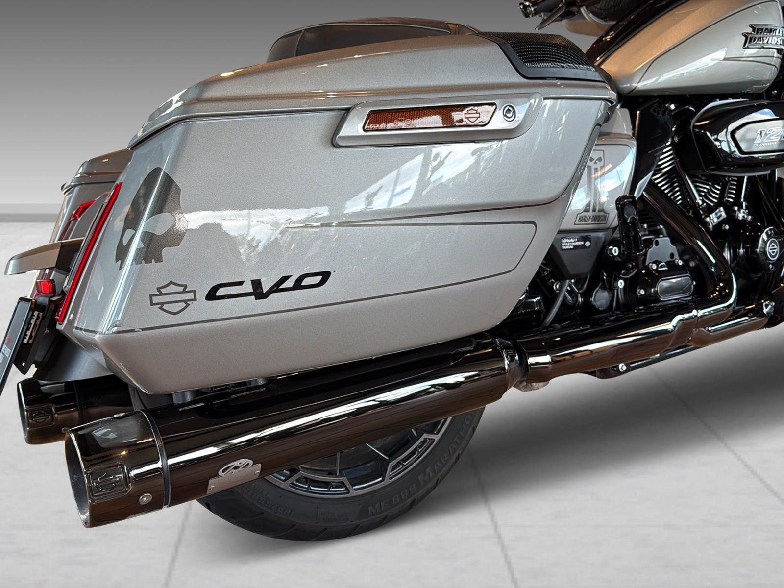 HARLEY-DAVIDSON FLHXSE Street Glide CVO 121 - 9