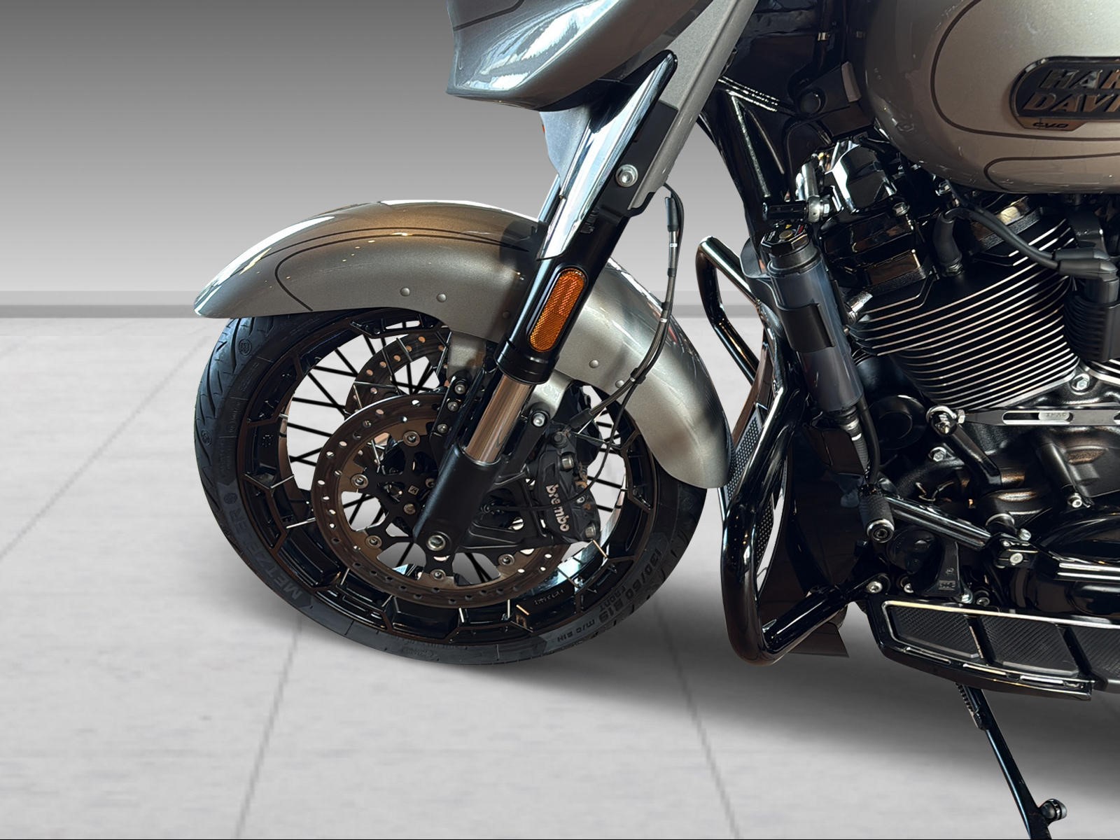 HARLEY-DAVIDSON FLHXSE Street Glide CVO 121 - 6