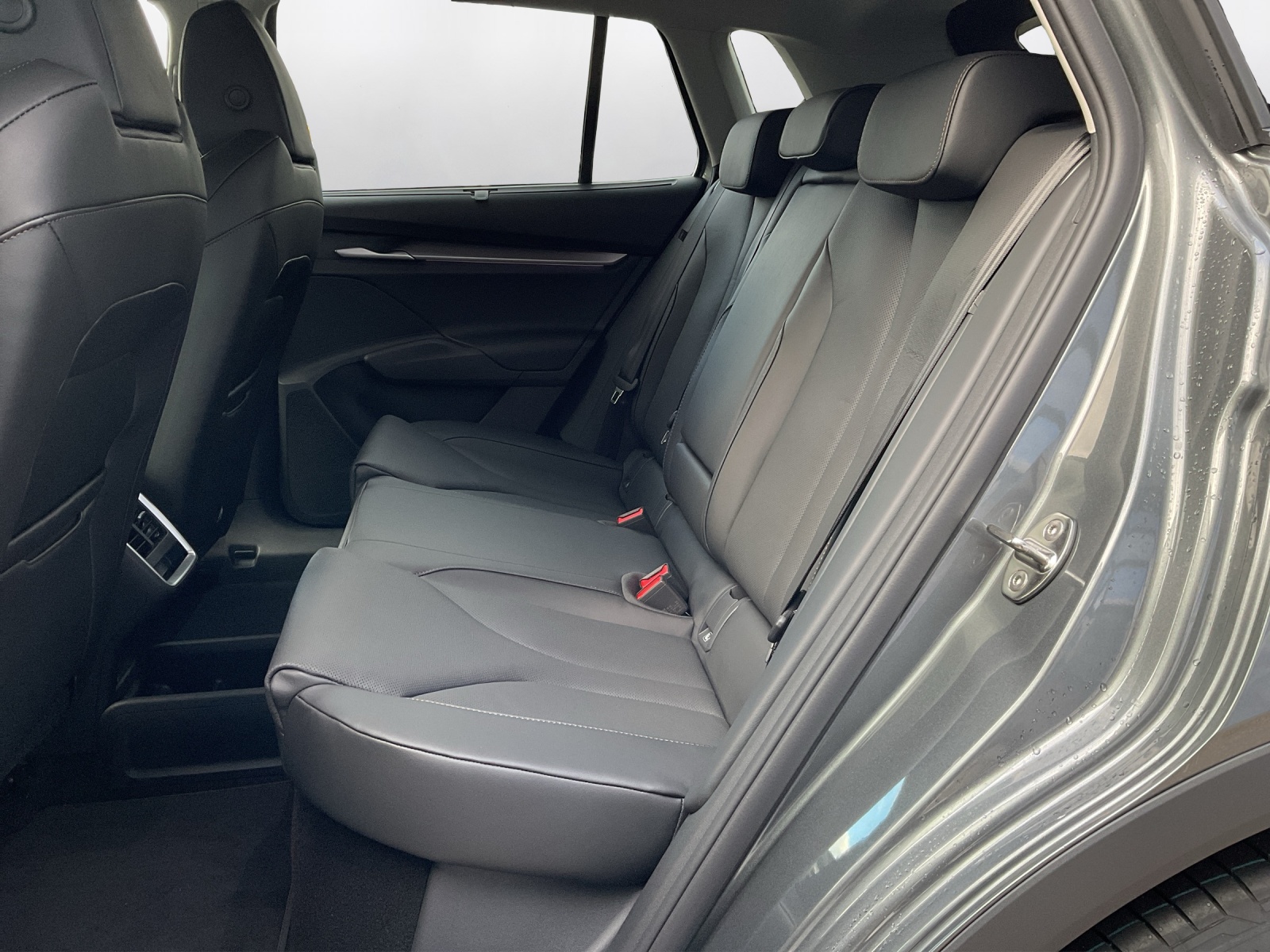 SKODA Elroq 85 4x4 - 11