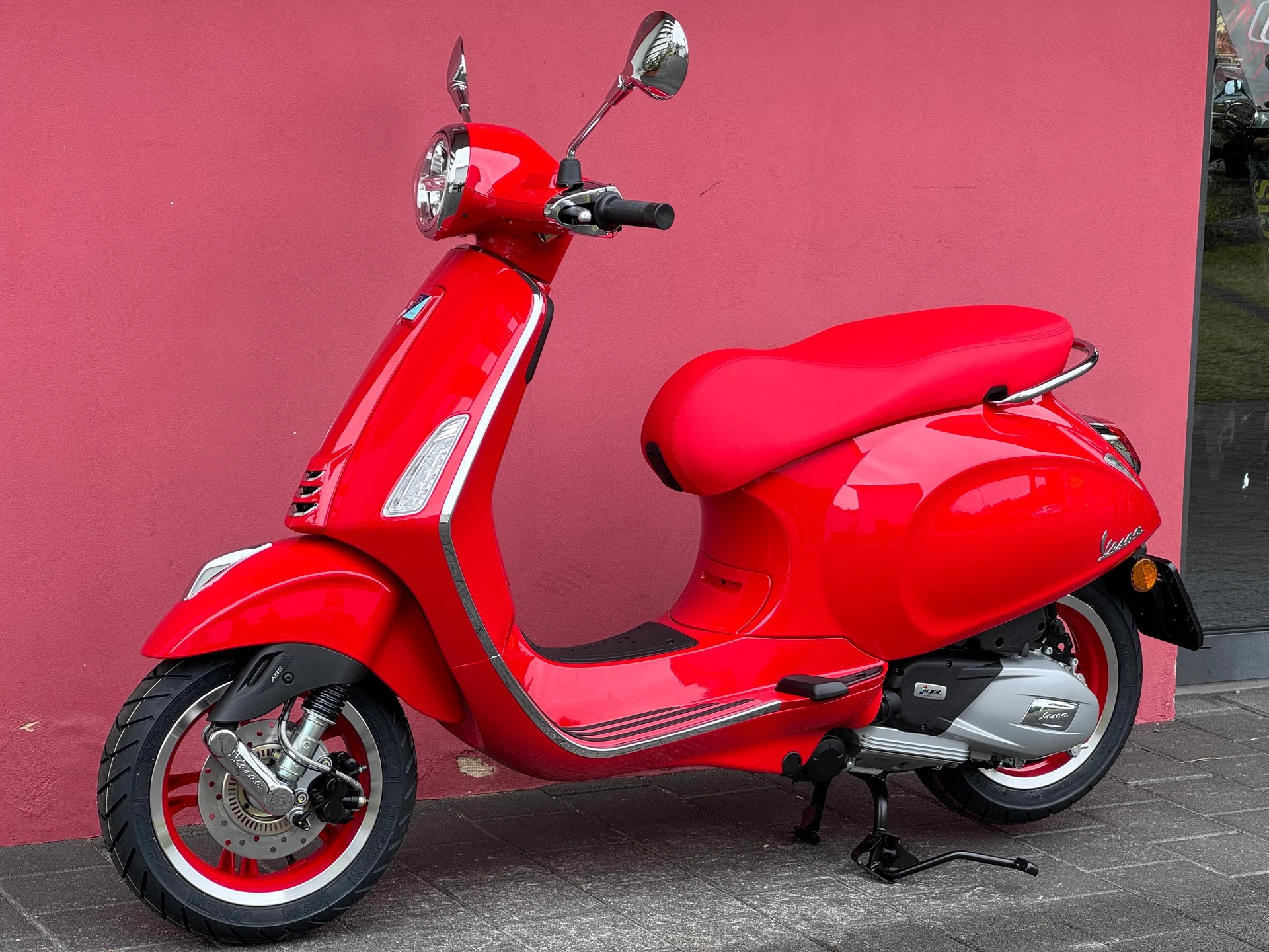 PIAGGIO Vespa 125 Primavera Red - 12