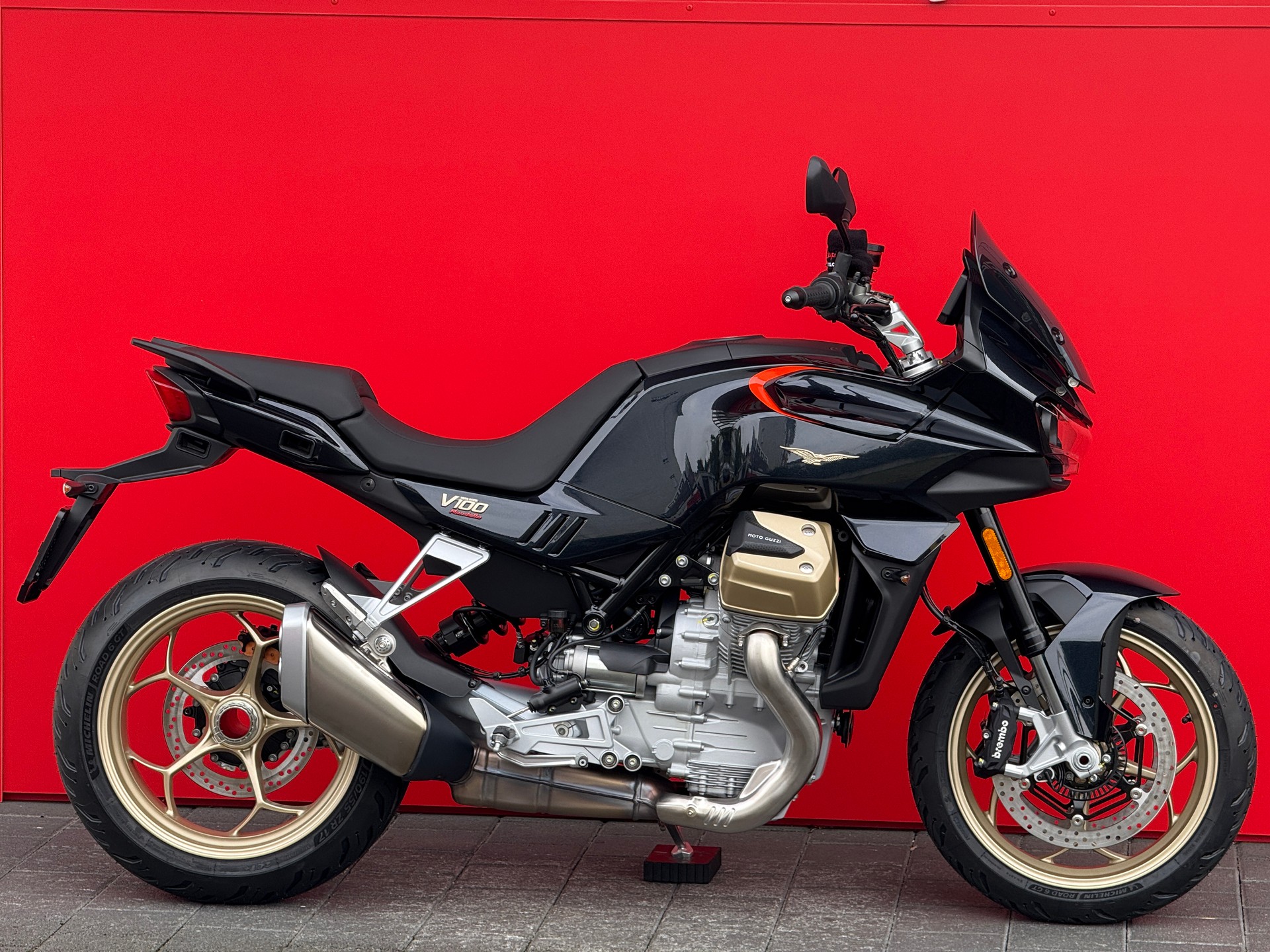 MOTO GUZZI V100 Mandello - 1