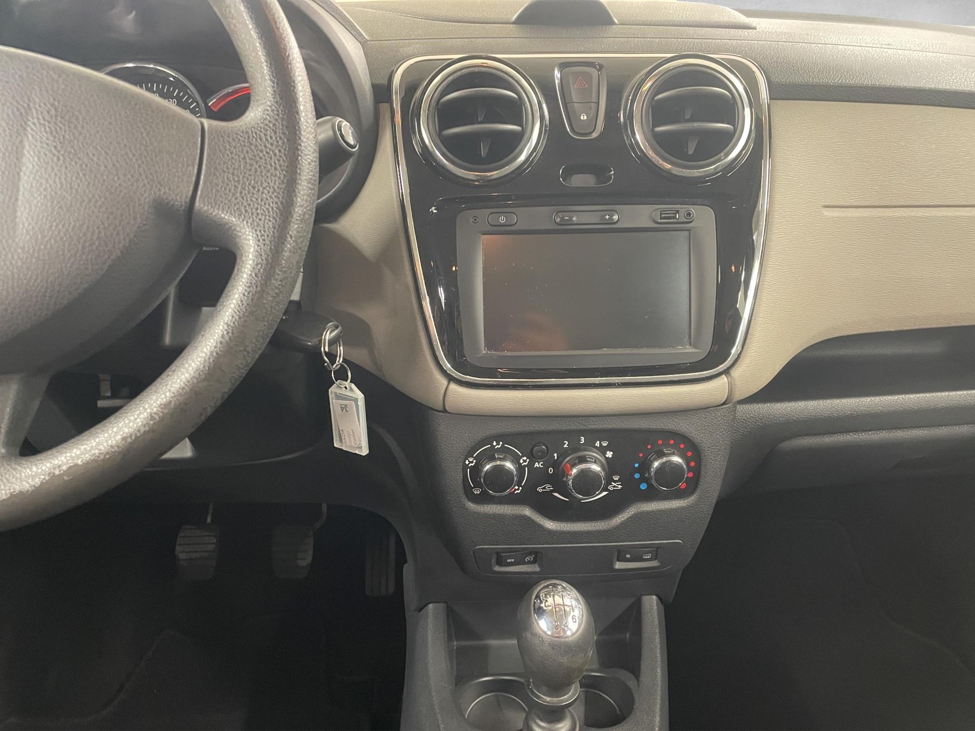 DACIA Lodgy 1.5 dCi 110 Lauréate 7P - 12