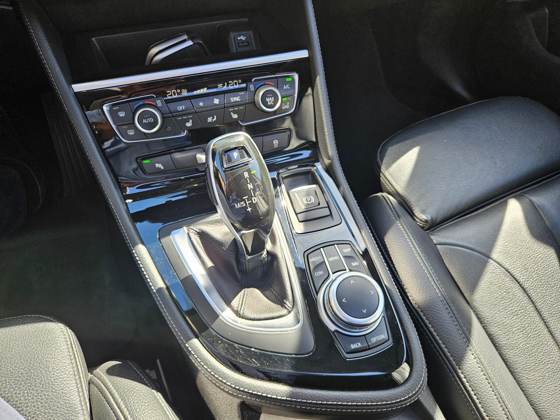 BMW 218d xDrive Active Tourer - 16