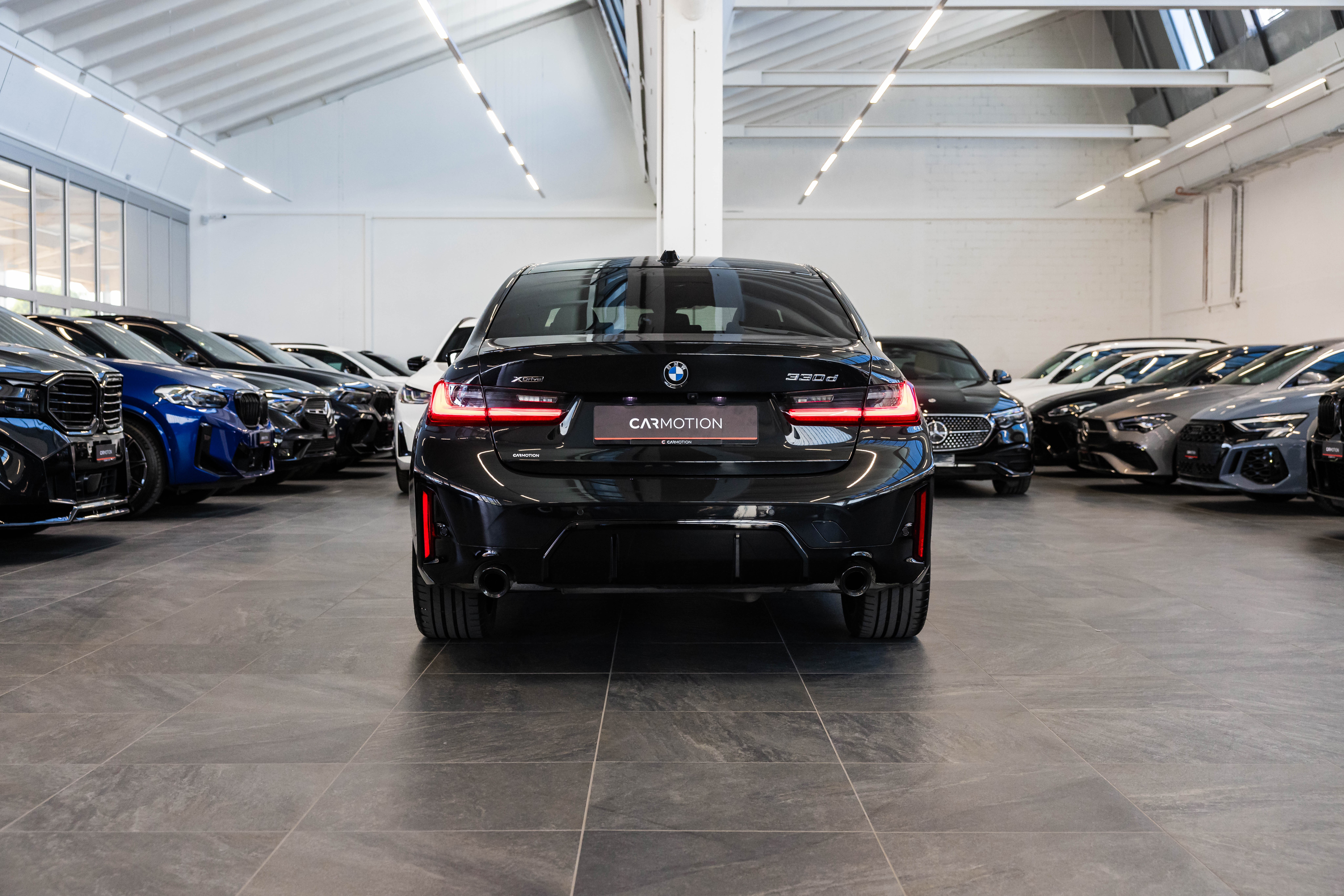 330d xDrive SAG / M Sport Pro / Glasdach / Rückfahrkamera / Head-Up Dispplay