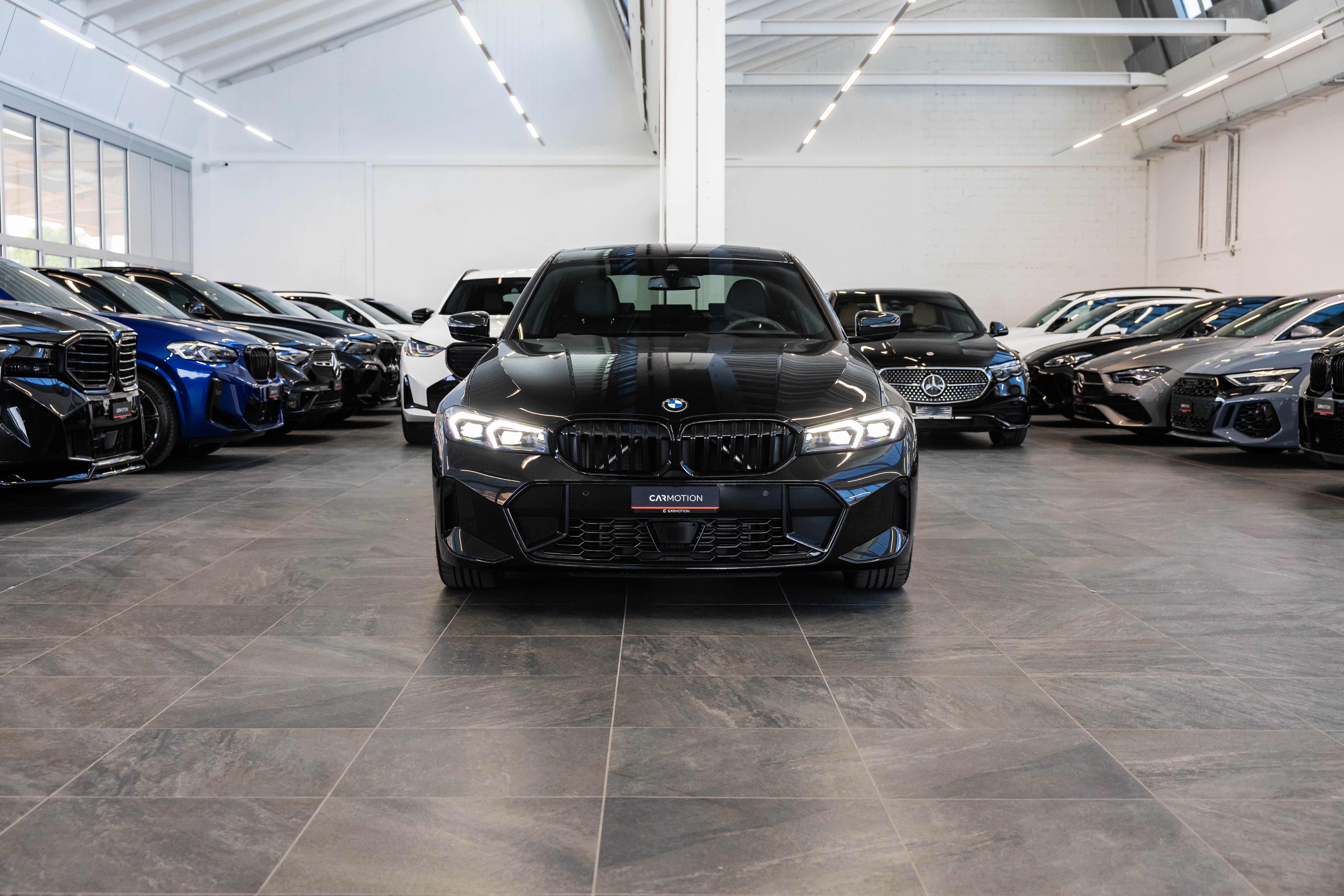 330d xDrive SAG / M Sport Pro / Glasdach / Rückfahrkamera / Head-Up Dispplay