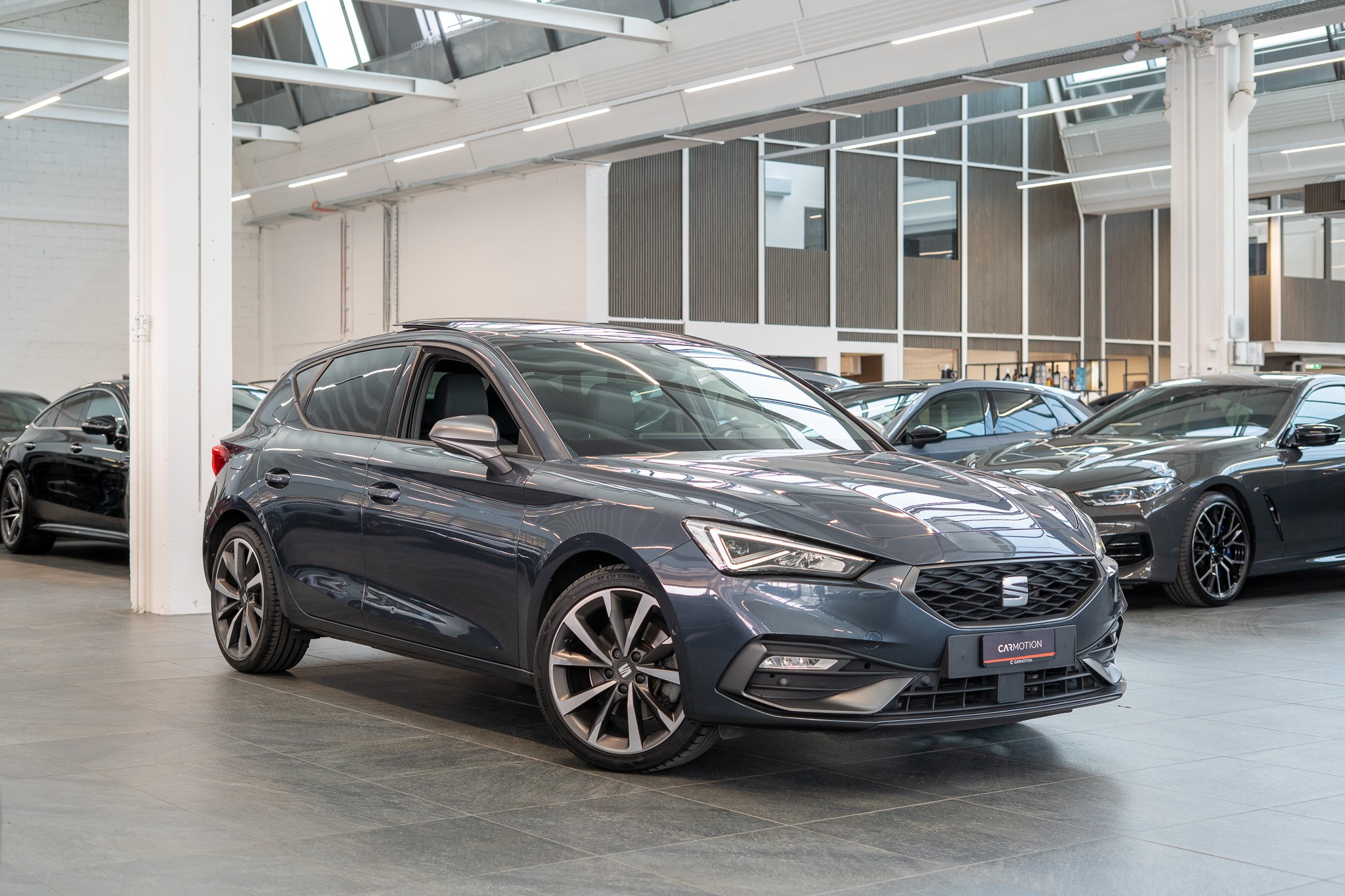 Leon 2.0 TSI FR DSG / Panorama-Glasdach / el.Sitze / Rückfahrkamera