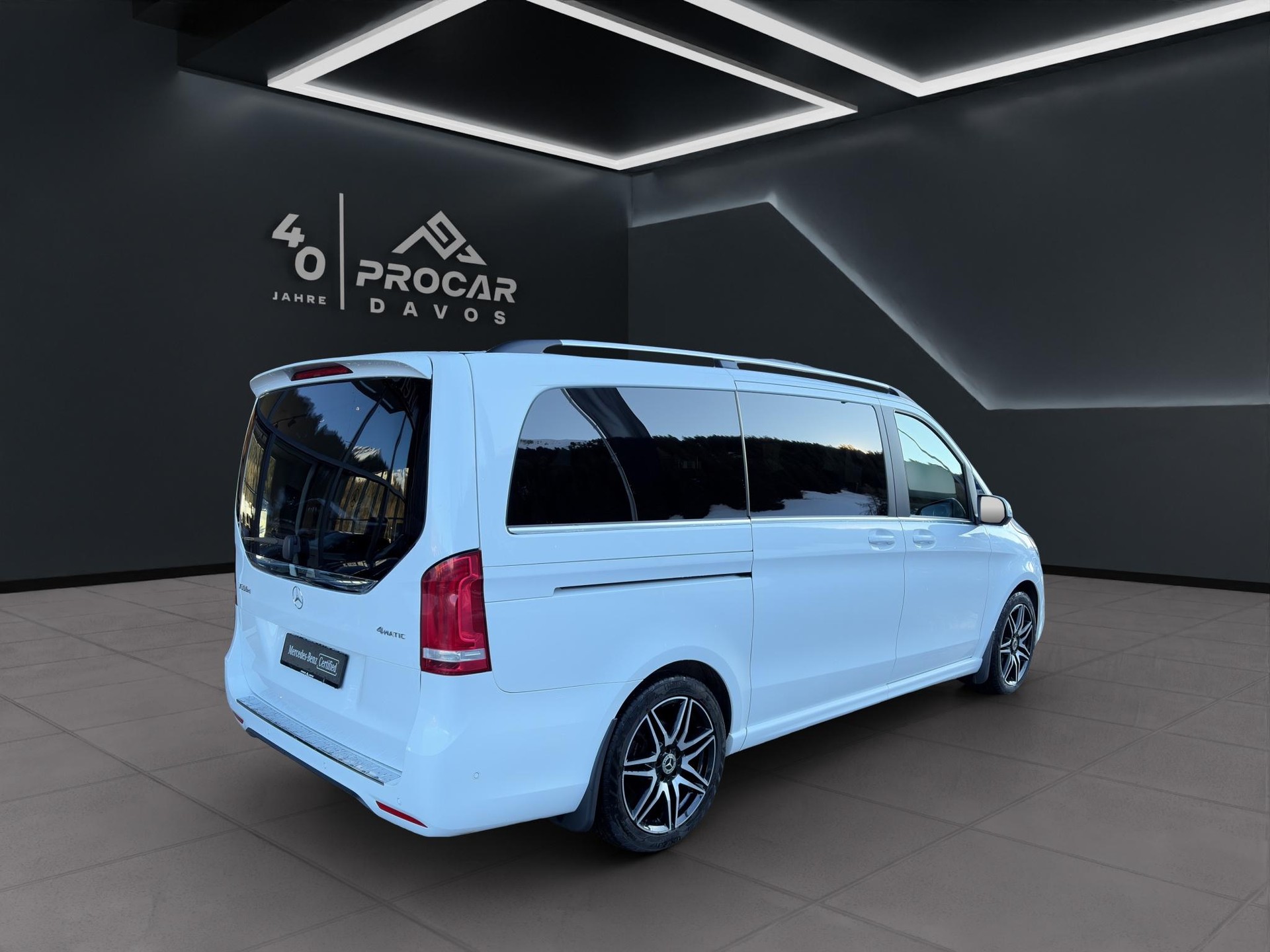 MERCEDES-BENZ V 300 d Swiss Ed lang 4matic Van - 4