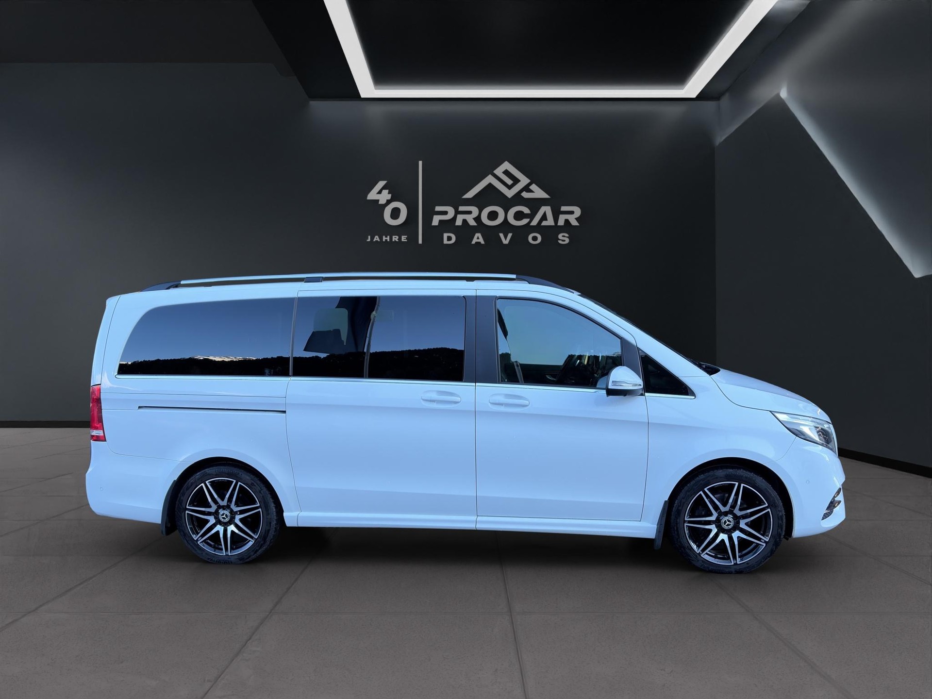 MERCEDES-BENZ V 300 d Swiss Ed lang 4matic Van - 2