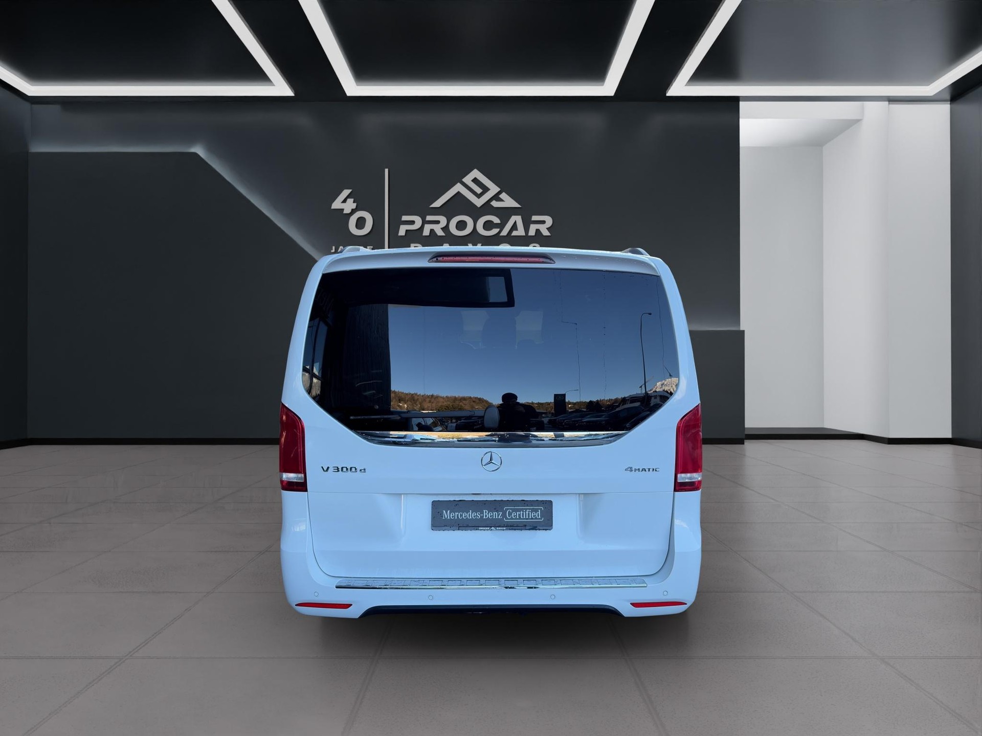 MERCEDES-BENZ V 300 d Swiss Ed lang 4matic Van - 5