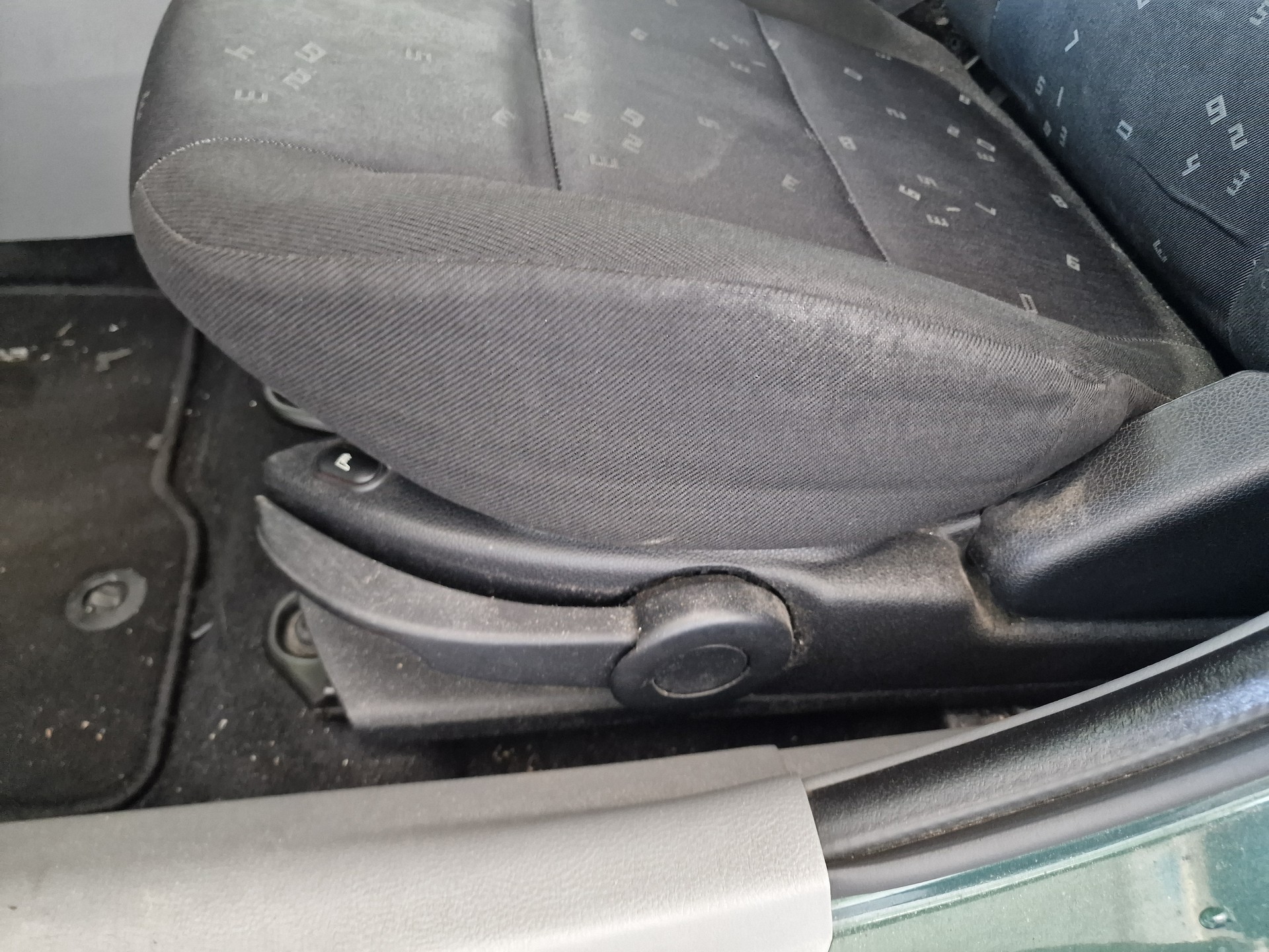 MAZDA 2 1.6i 16V Sport ab MFK 12Mt Gara 8xAlu Klima - 12