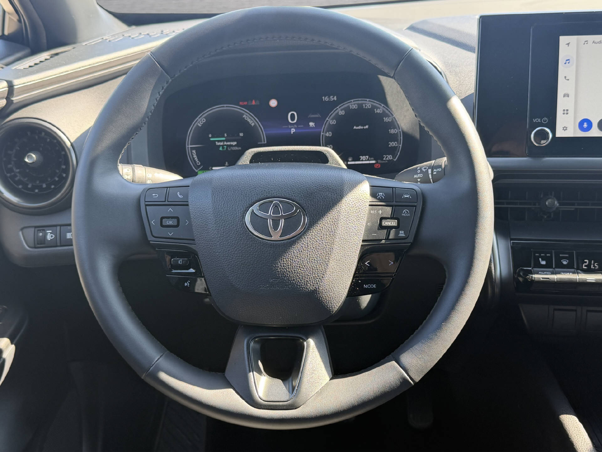 TOYOTA C-HR 1.8 HEV Comfort - 11