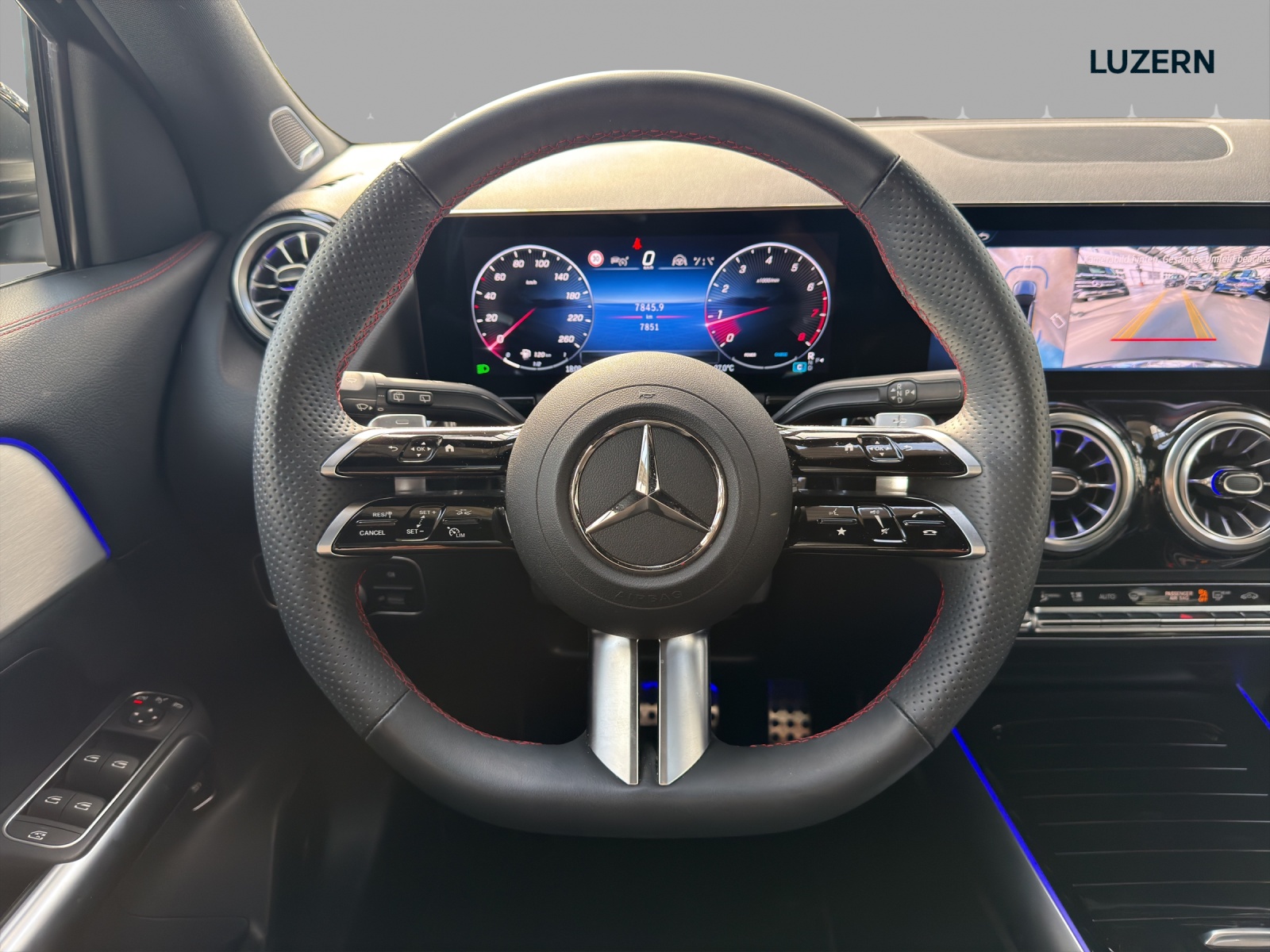 MERCEDES-BENZ GLA 250 4Matic 8G-DCT - 10