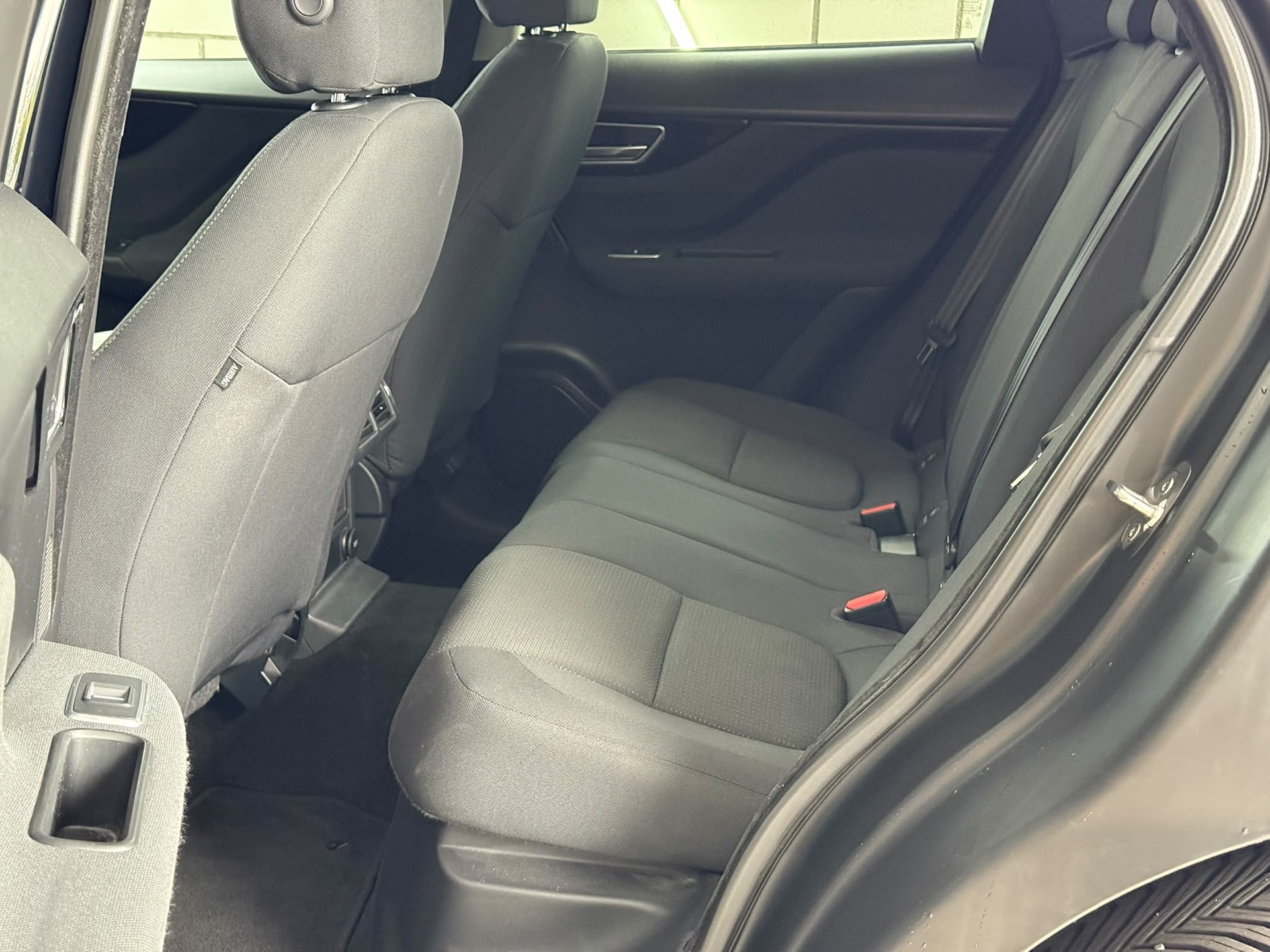 JAGUAR F-Pace 2.0d Pure AWD Automatik - 13