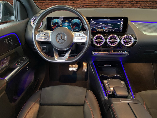 MERCEDES-BENZ GLA 250e AMG Line 8G-DCT - 9