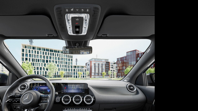 MERCEDES-BENZ EQA 350 4M Swiss Star - 10