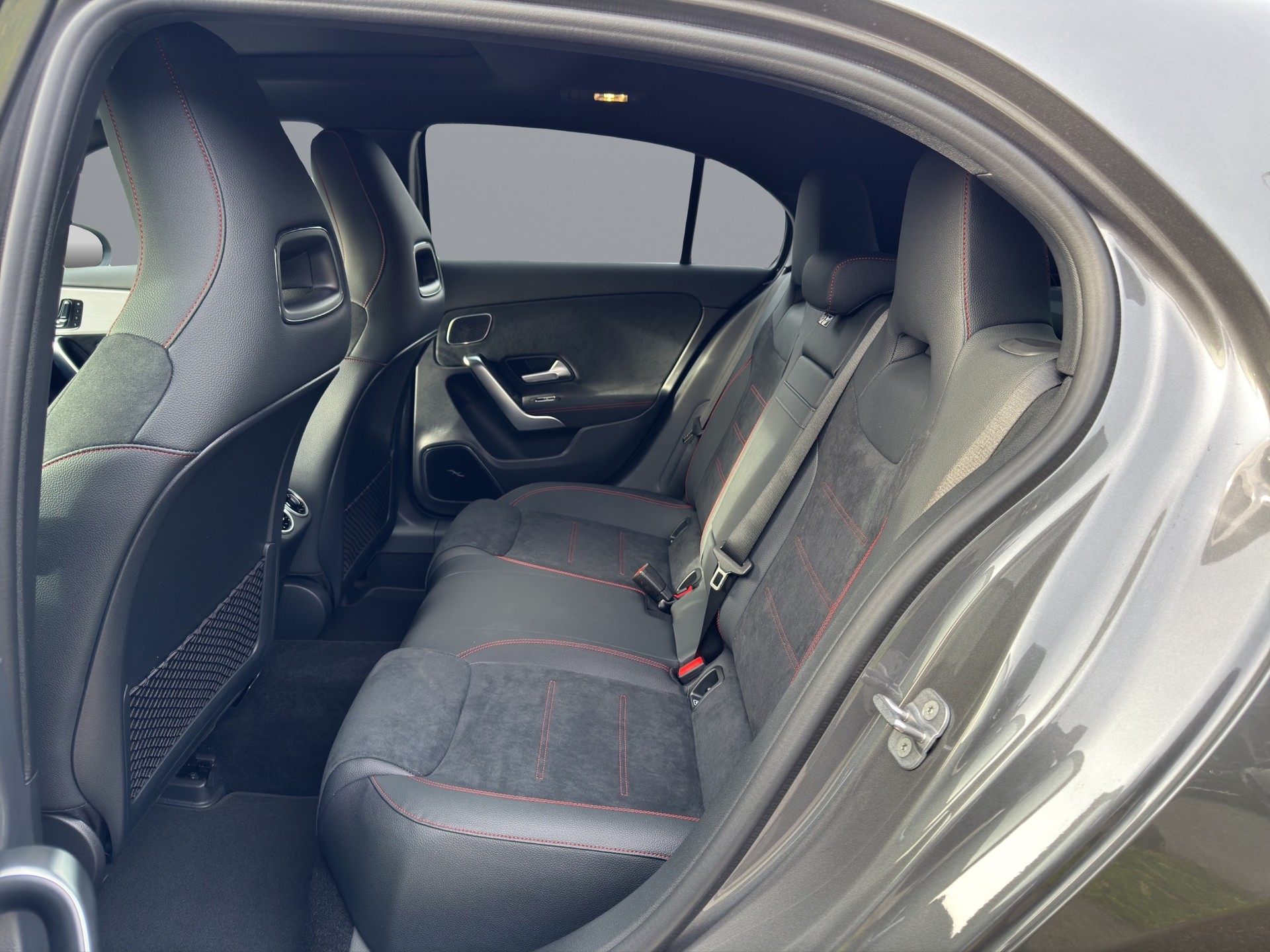 MERCEDES-BENZ A 250 4Matic 8G-DCT - 10