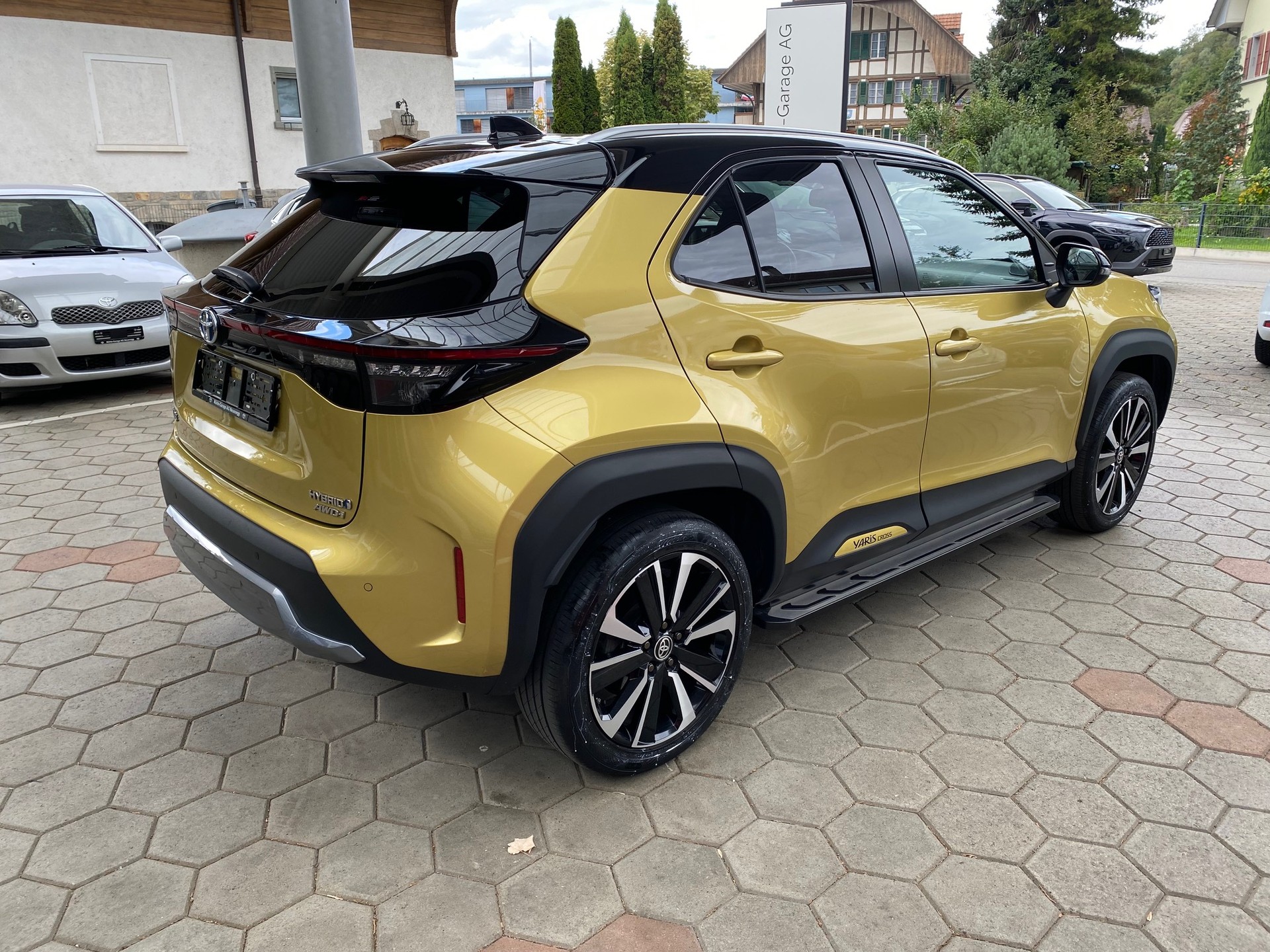 TOYOTA Yaris Cross 1.5 Premiere Edition e-CVT AWDi - 2