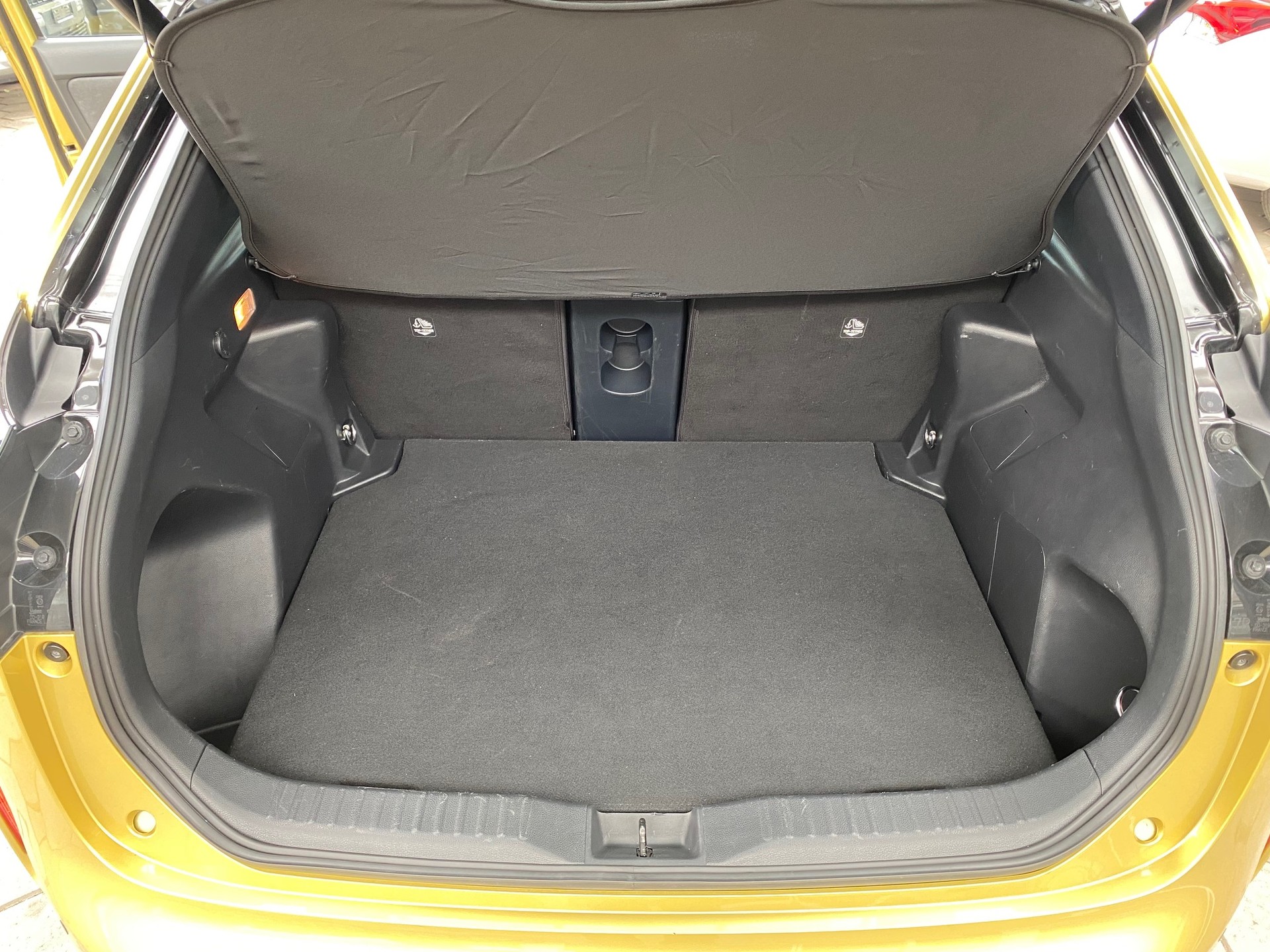 TOYOTA Yaris Cross 1.5 Premiere Edition e-CVT AWDi - 10