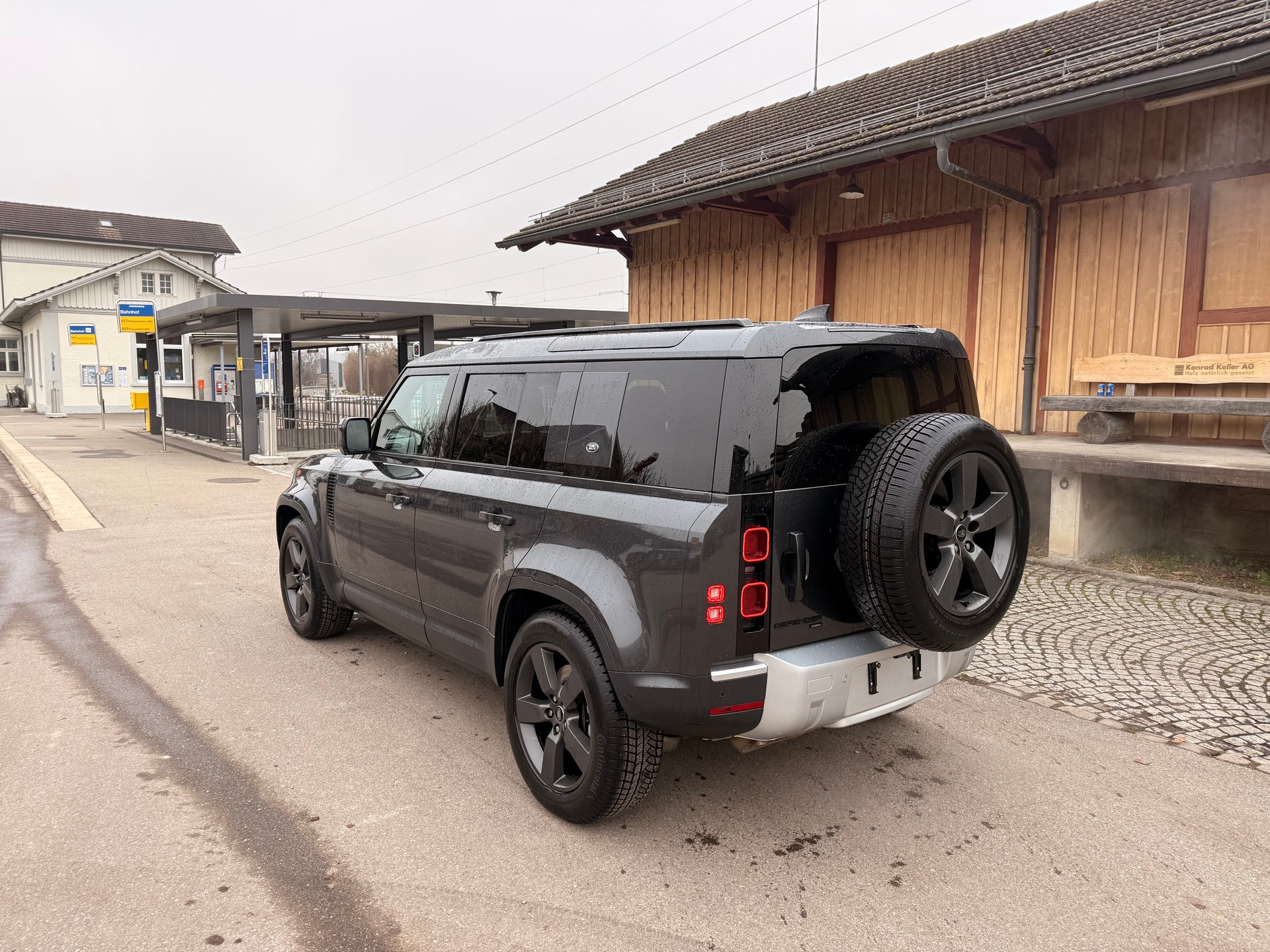 LAND ROVER Defender 110 3.0 D I6 300 S AWD AT8 - 3