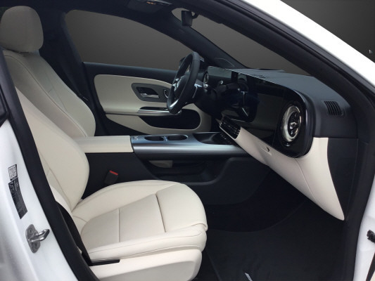 MERCEDES-BENZ CLA 200 8G-DCT 4Matic - 9
