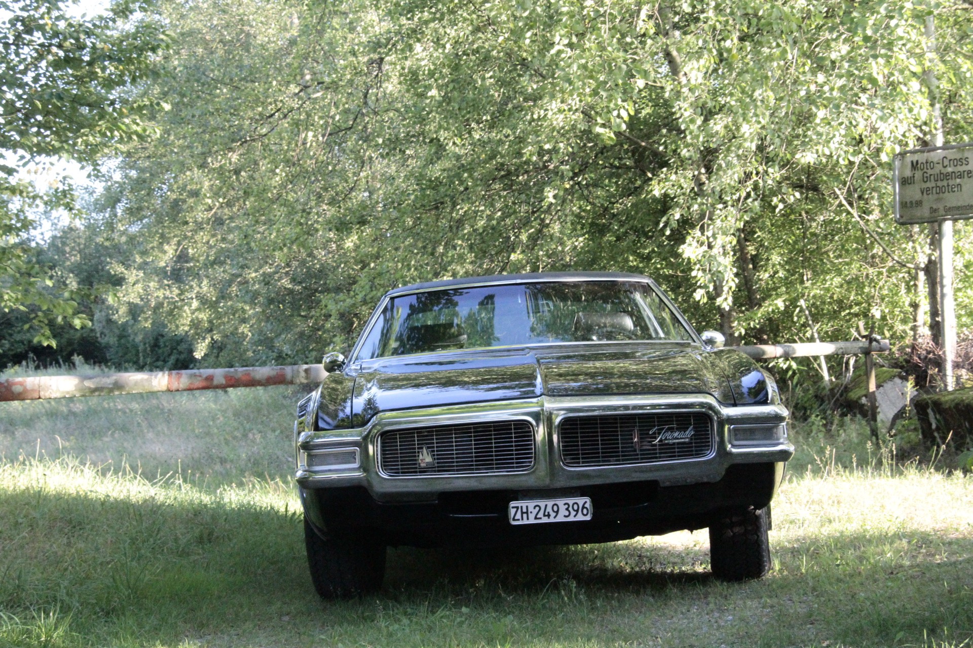 OLDSMOBILE TORONADO - 2