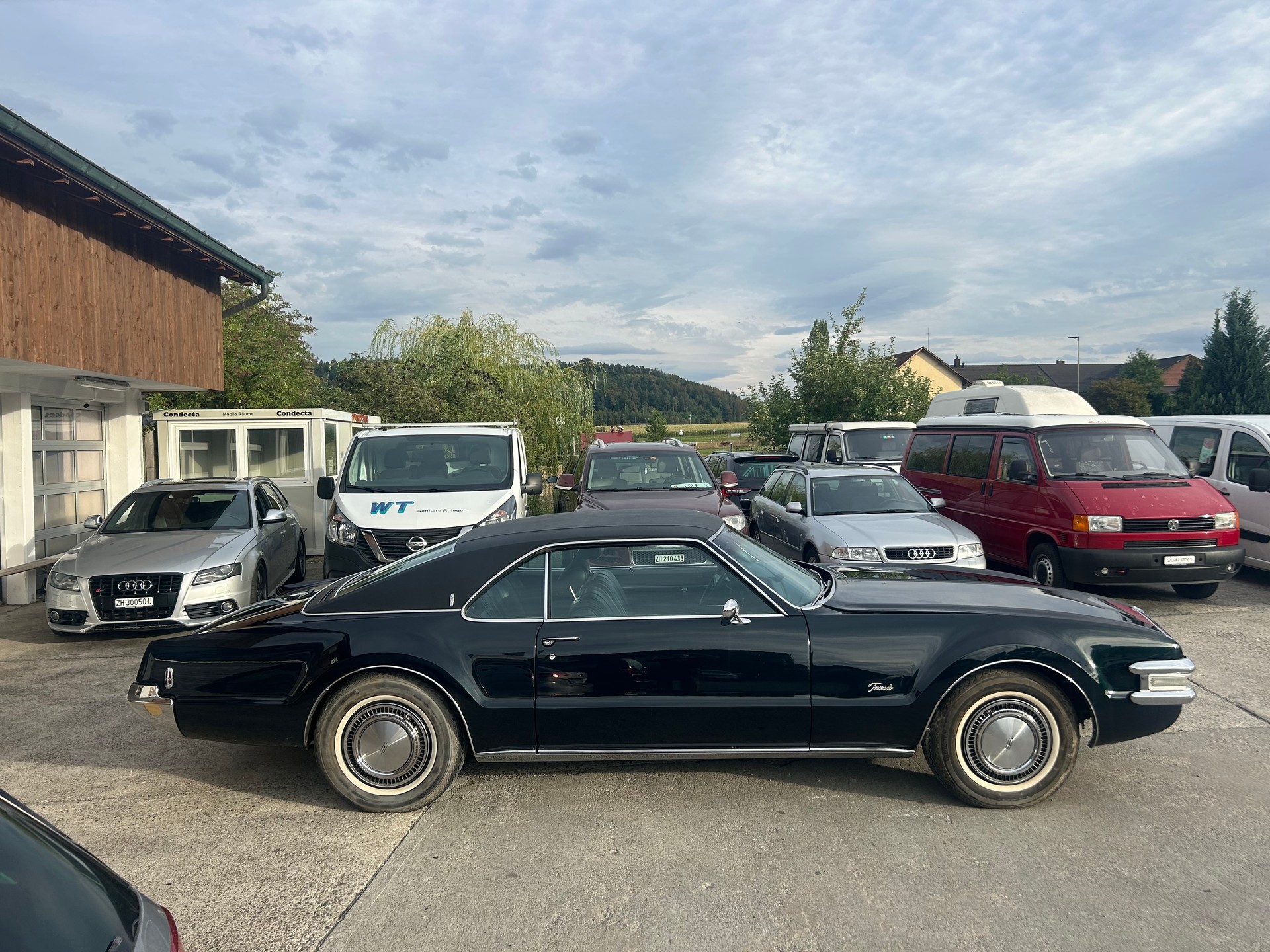 OLDSMOBILE TORONADO - 8