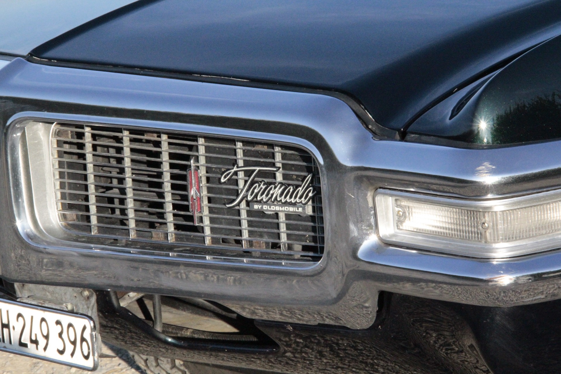 OLDSMOBILE TORONADO - 9