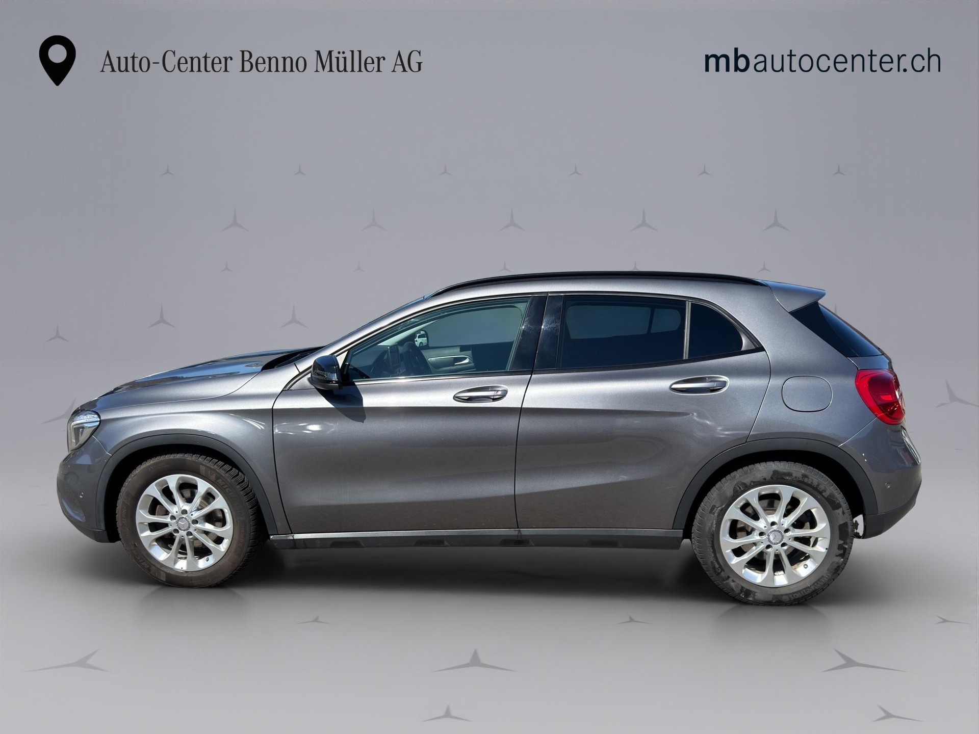 MERCEDES-BENZ GLA 200 Urban - 2