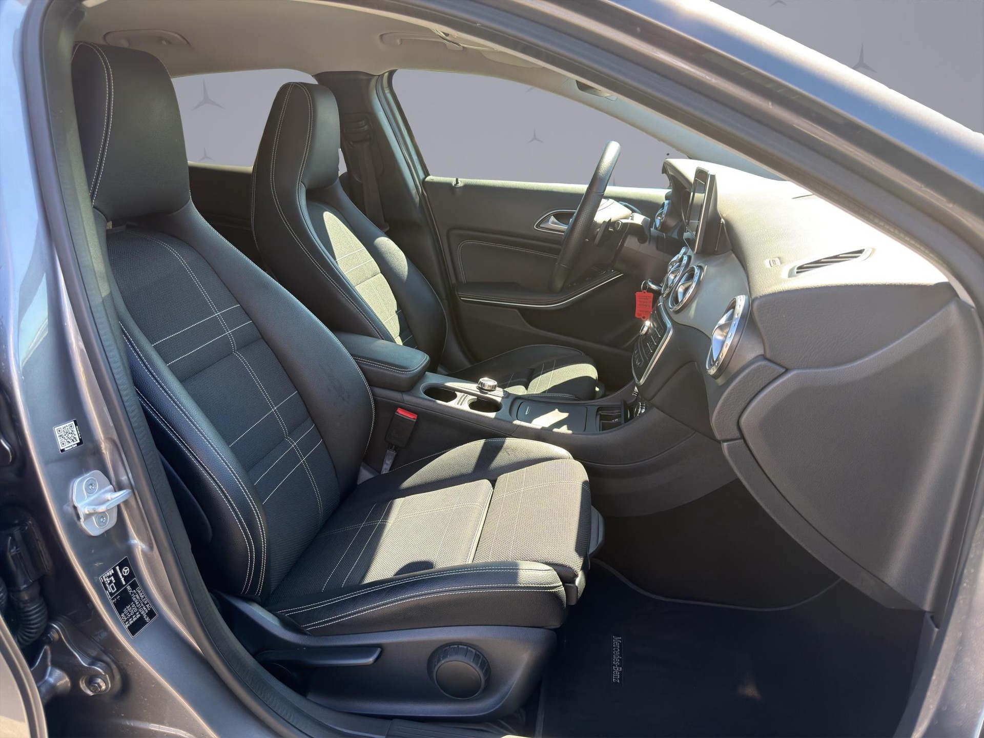 MERCEDES-BENZ GLA 200 Urban - 15