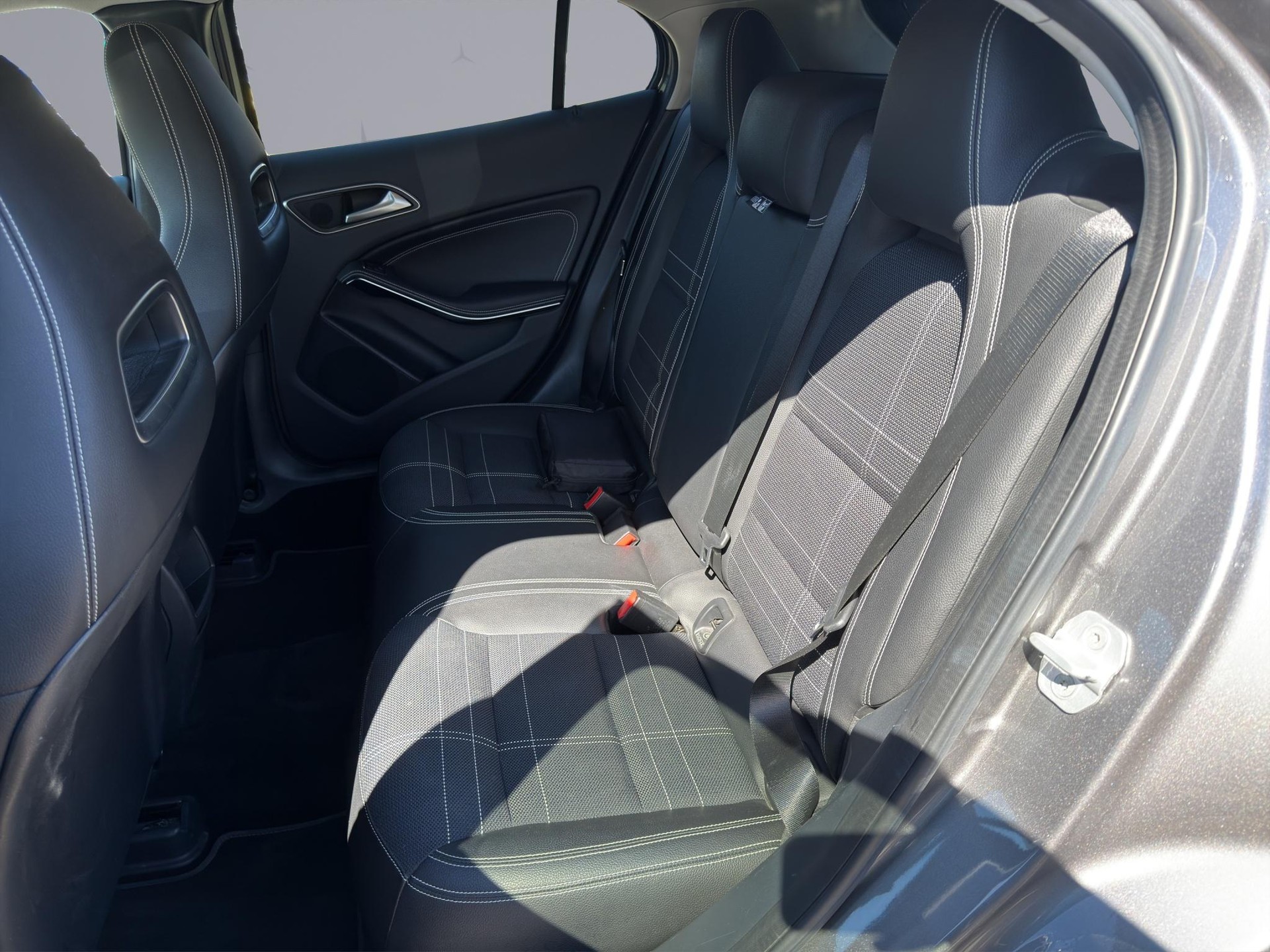 MERCEDES-BENZ GLA 200 Urban - 10