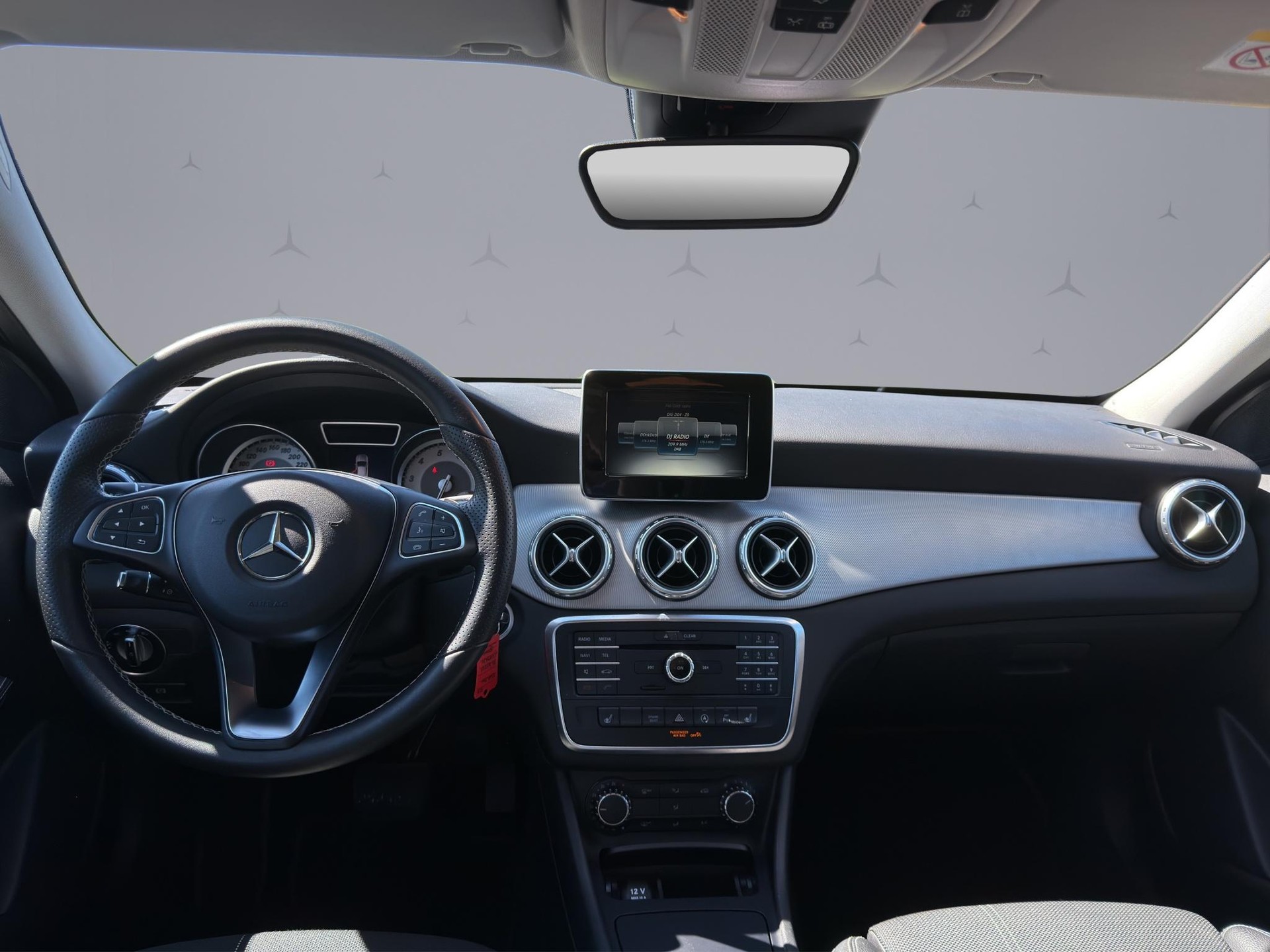 MERCEDES-BENZ GLA 200 Urban - 13