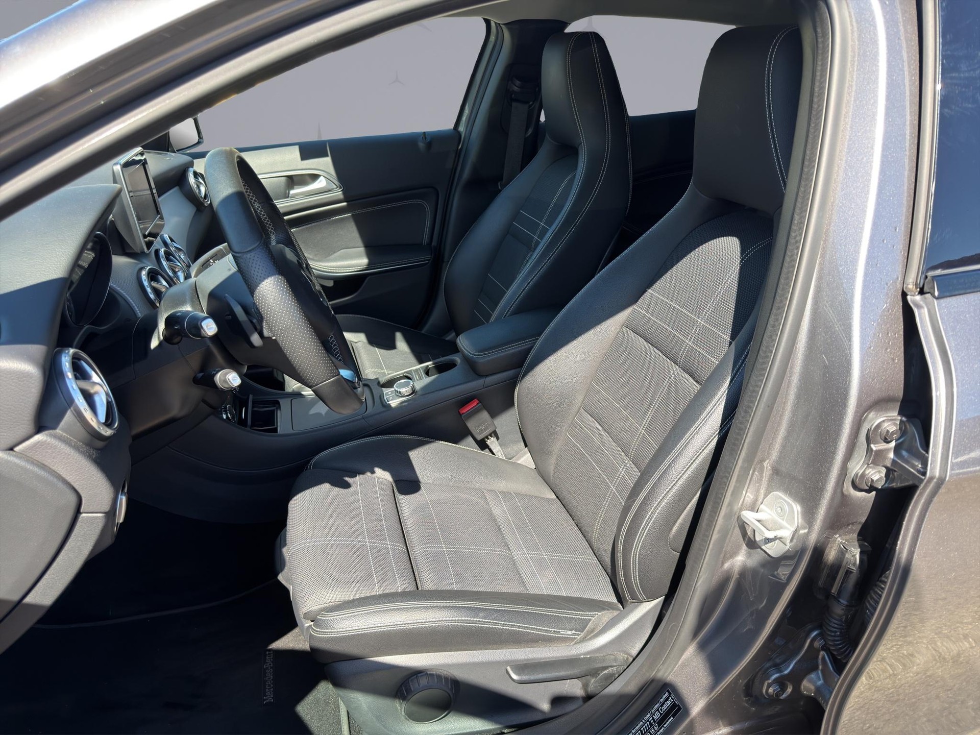 MERCEDES-BENZ GLA 200 Urban - 9