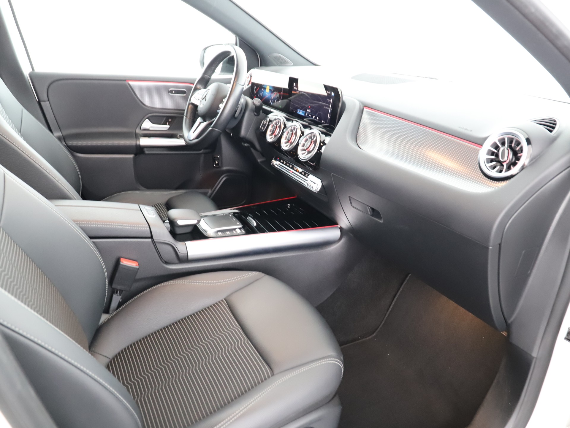 MERCEDES-BENZ B 220 d 4M Swiss Star - 10