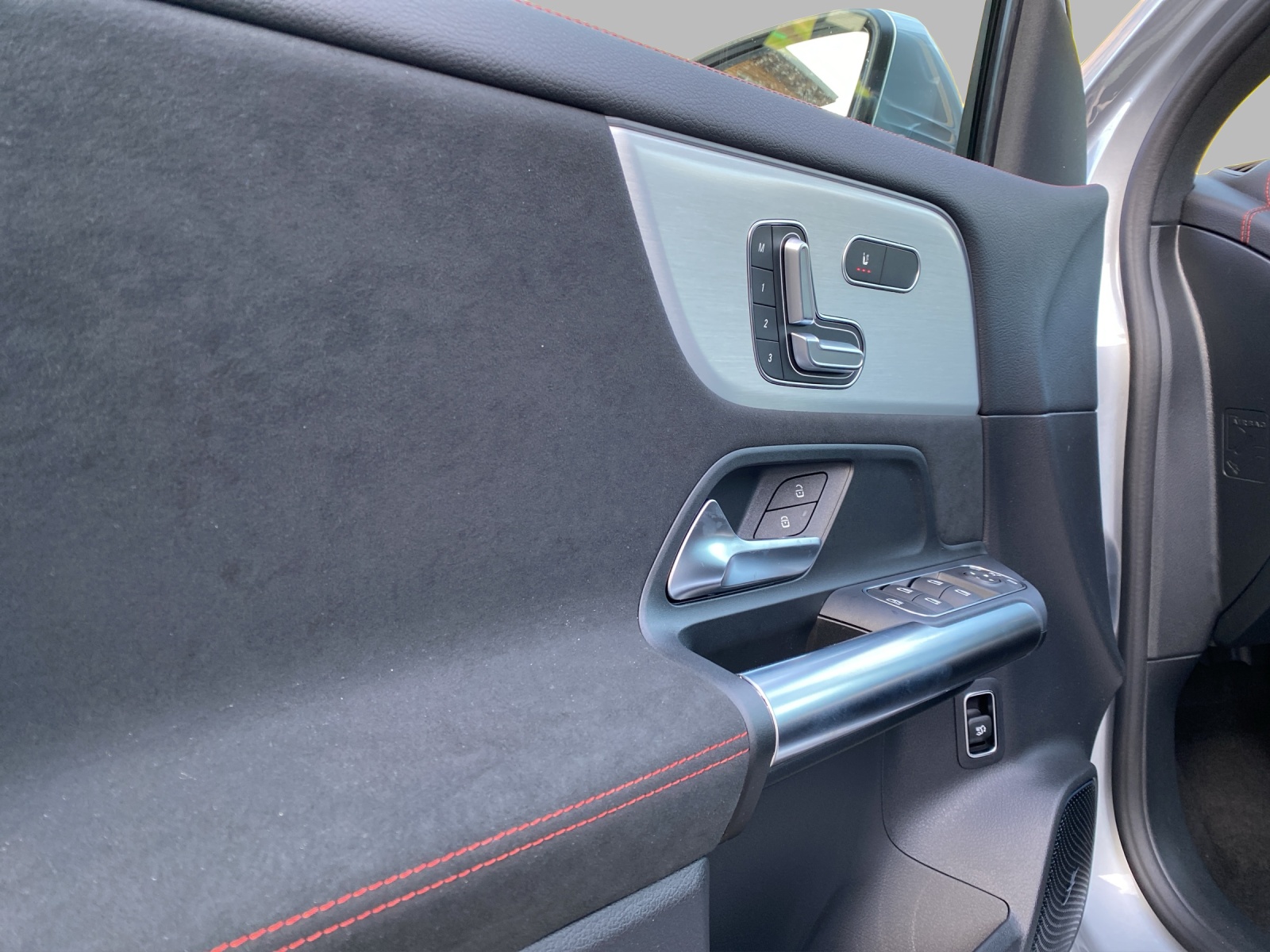 MERCEDES-BENZ EQA 350 66,5 kWh 4Matic Excellence - 15