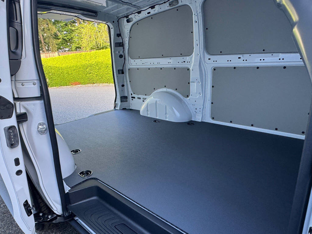 MERCEDES-BENZ eVito 129 Kasten Worker lang 90 kWh - 6