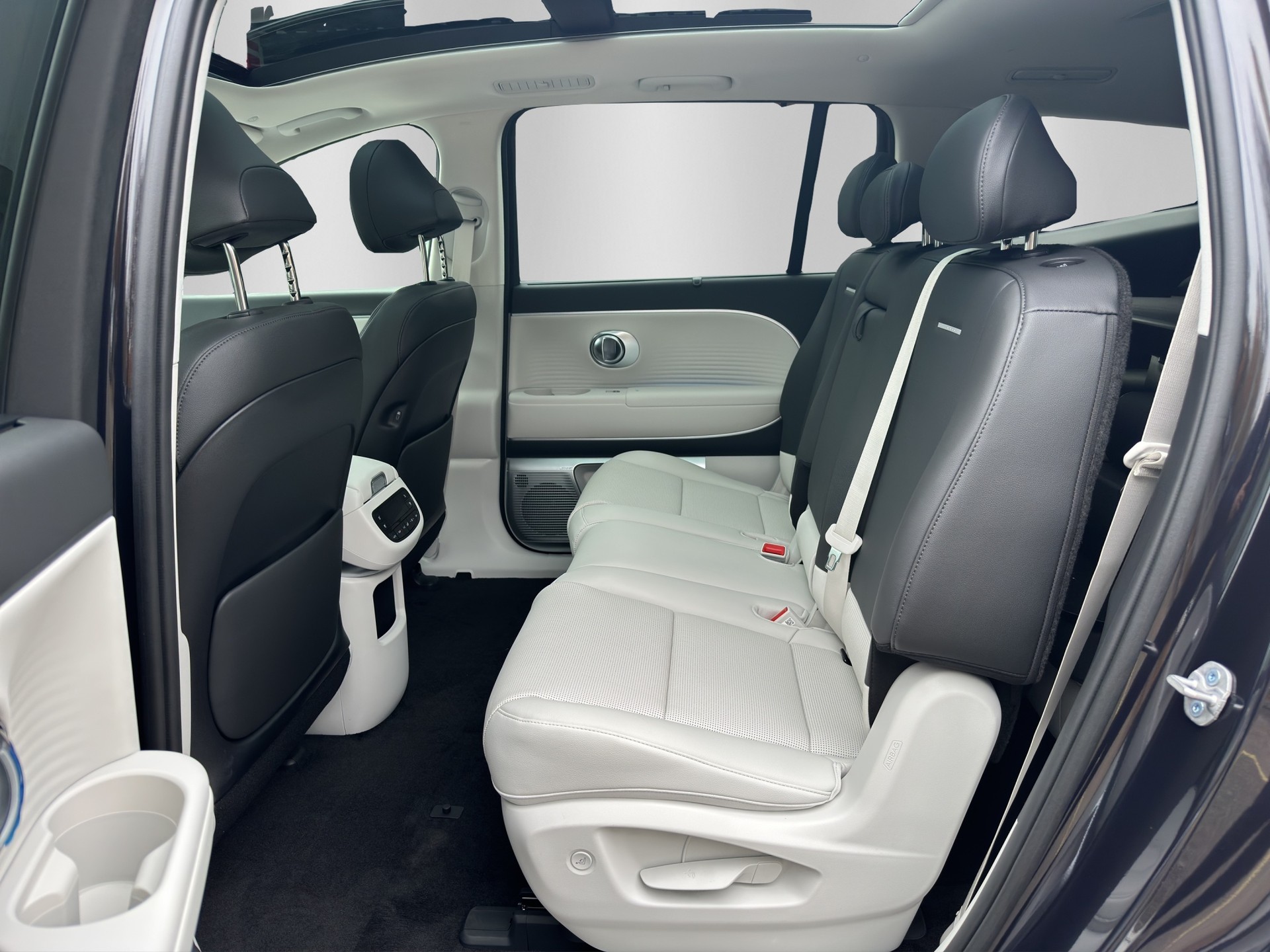 HYUNDAI Ioniq 9 110kWh Vertex 4WD - 11