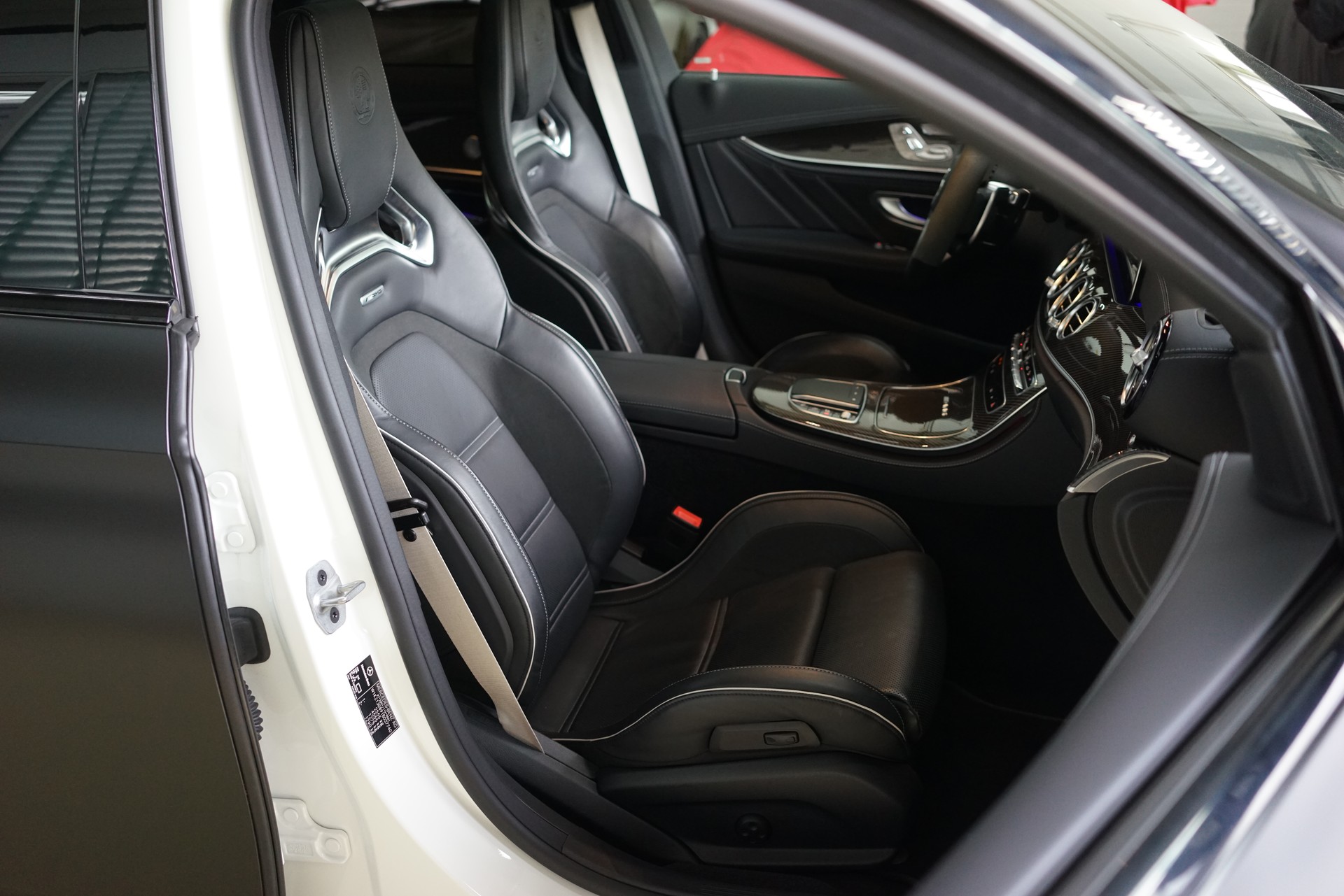MERCEDES-BENZ AMG E 63 S 4Matic+ Speedshift 9G-TCT - 32