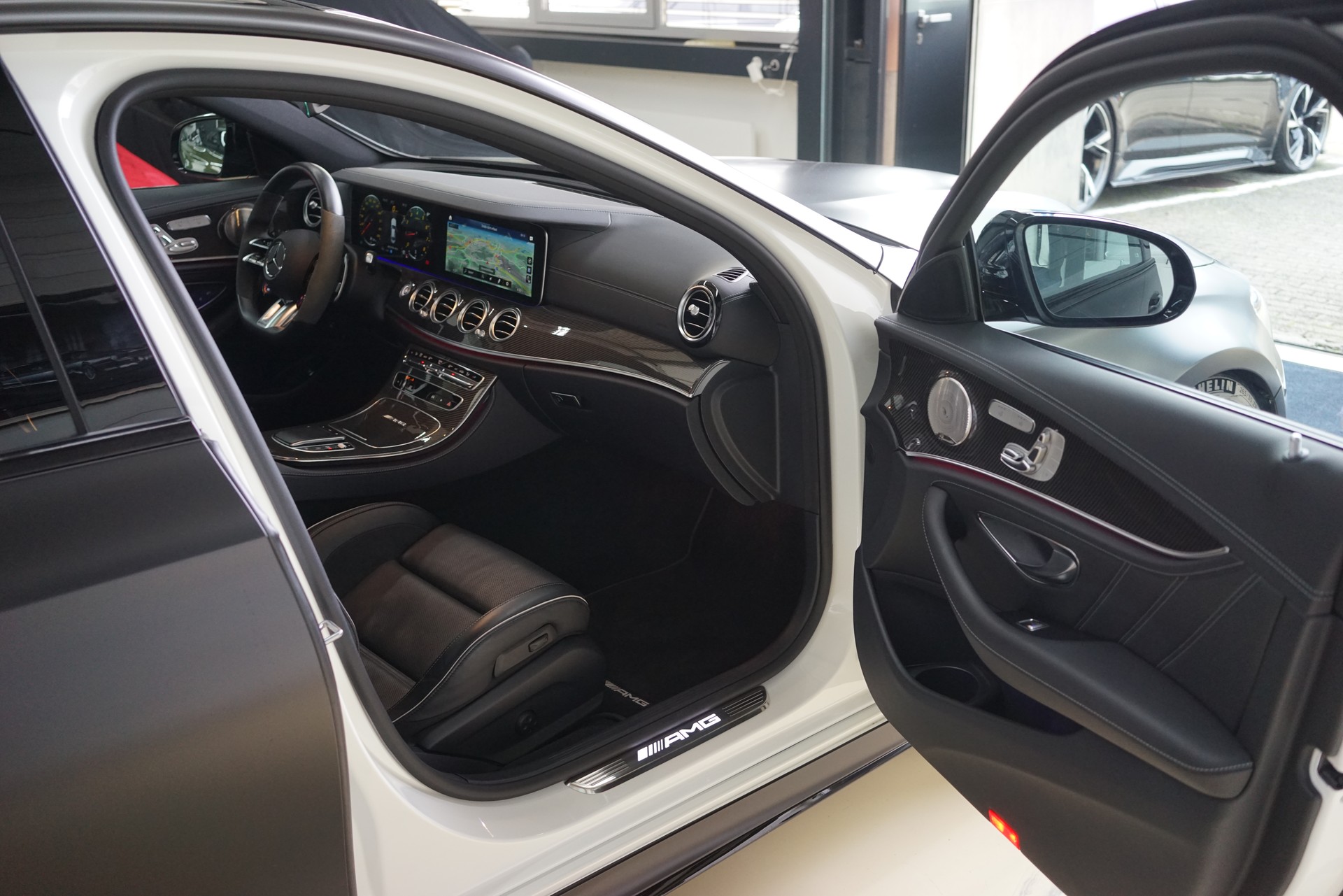 MERCEDES-BENZ AMG E 63 S 4Matic+ Speedshift 9G-TCT - 28