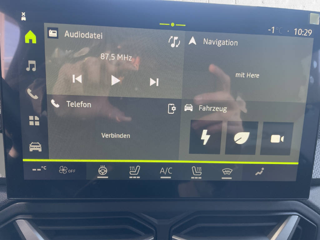 DACIA DUSTER journey hybrid 155 - 10