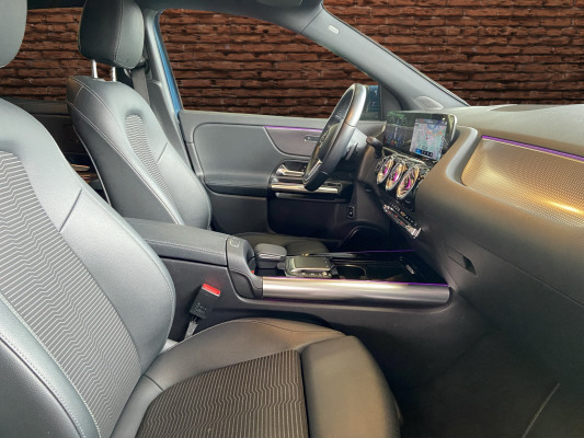 MERCEDES-BENZ GLA 180 Progressive 7G-D - 11