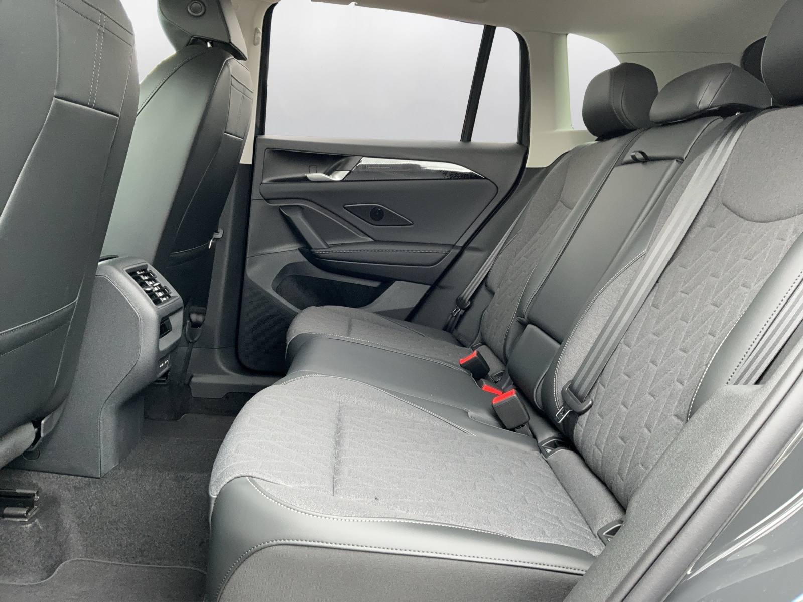 VW Tiguan 2.0 TSI DSG United 4Motion - 11