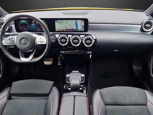 MERCEDES-BENZ A 220 AMG Line - 9