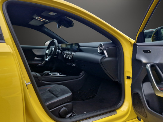MERCEDES-BENZ A 220 AMG Line - 11