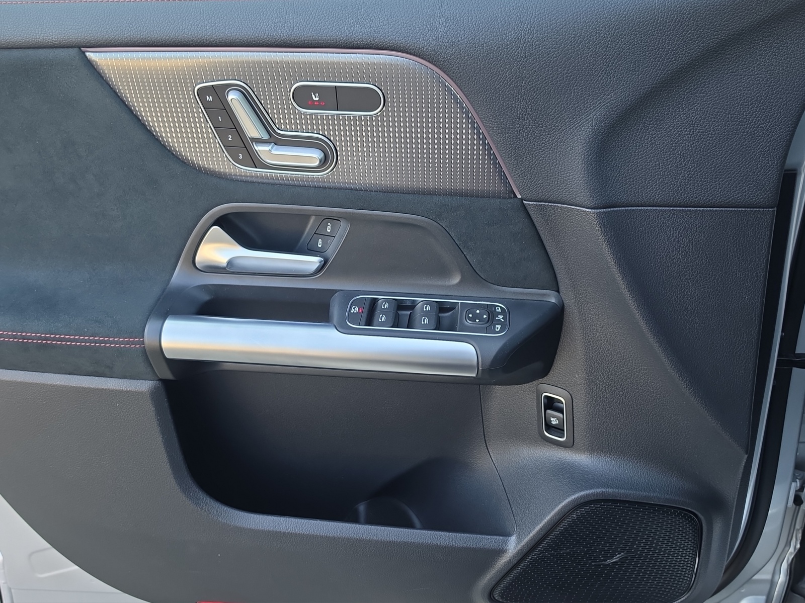 MERCEDES-BENZ EQA 350 AMG Line 4Matic - 15