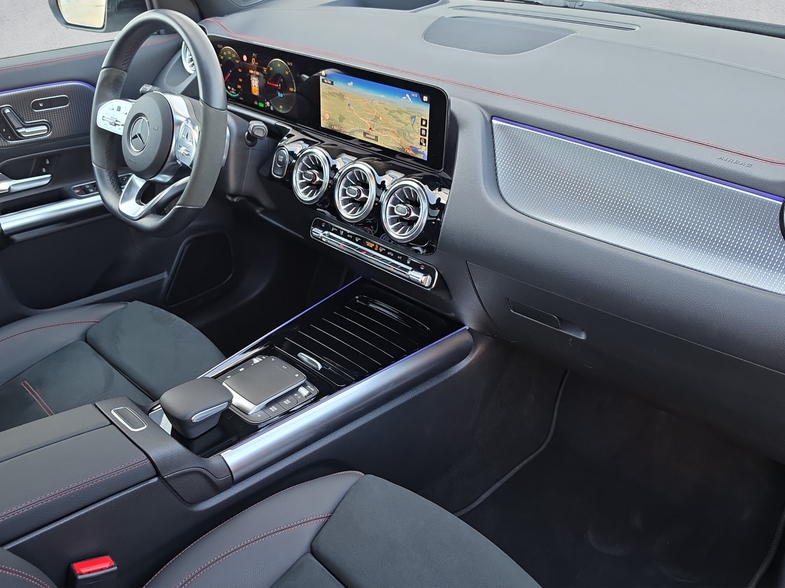 MERCEDES-BENZ EQA 350 AMG Line 4Matic - 10