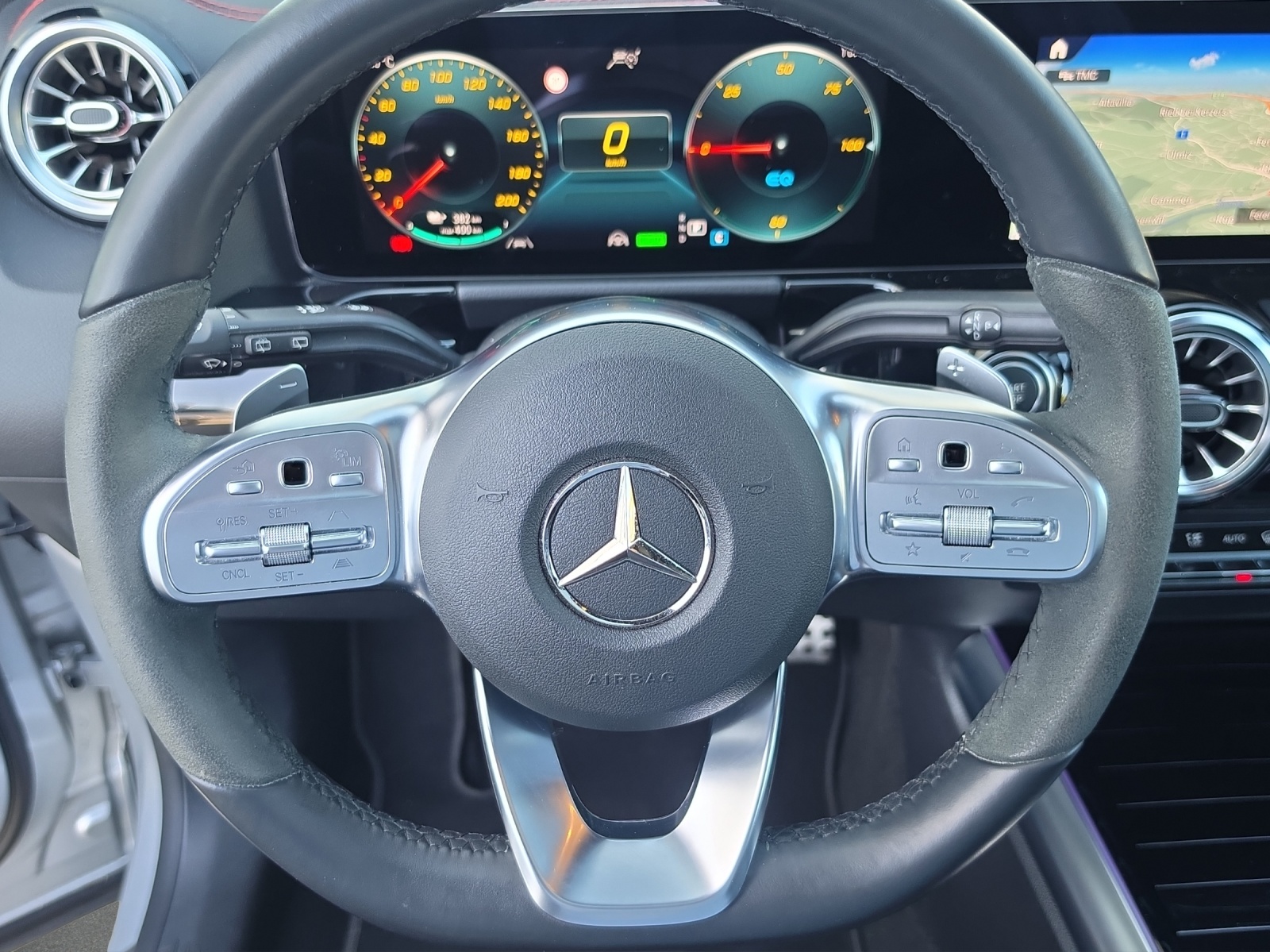 MERCEDES-BENZ EQA 350 AMG Line 4Matic - 12