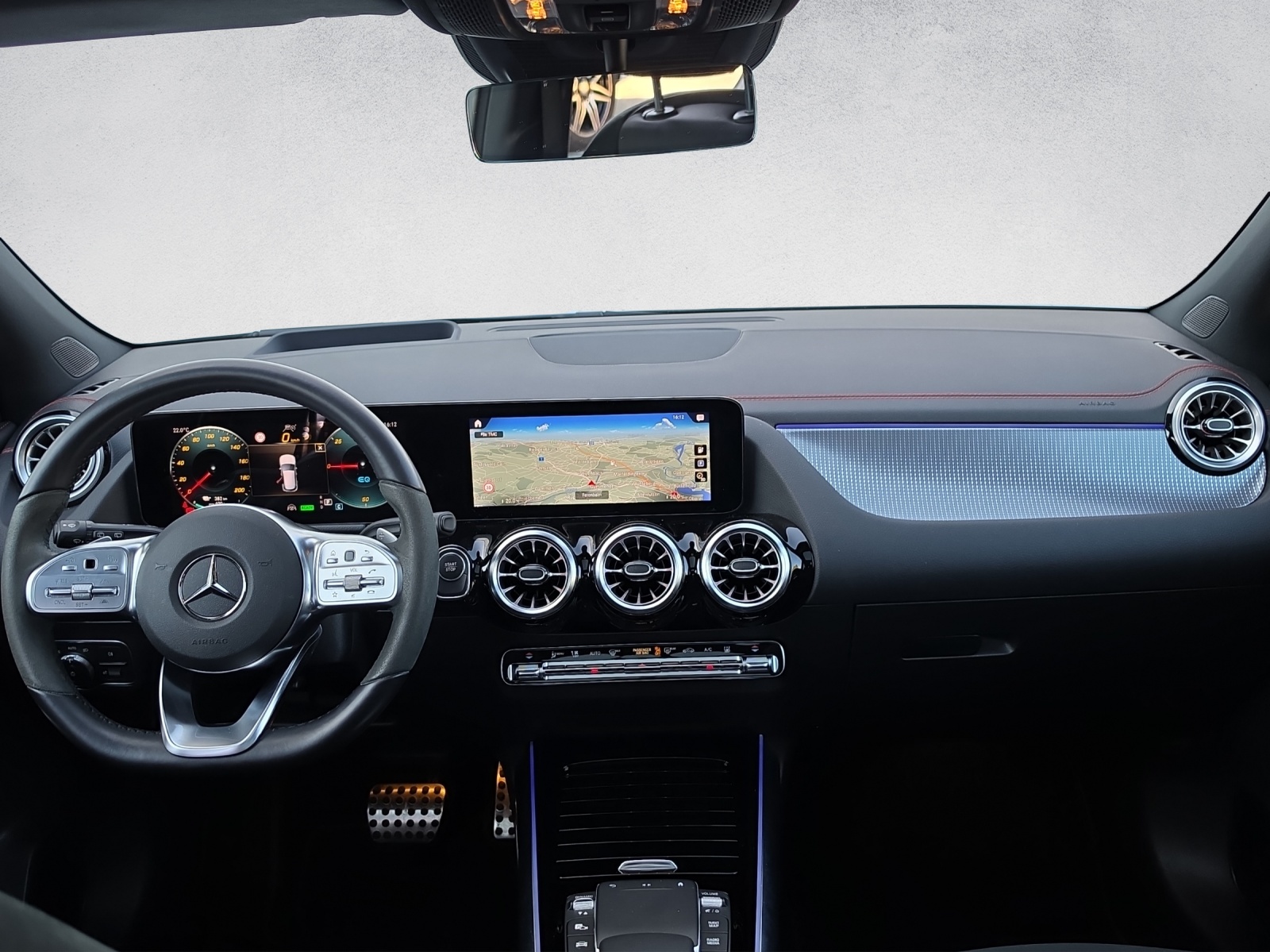 MERCEDES-BENZ EQA 350 AMG Line 4Matic - 9