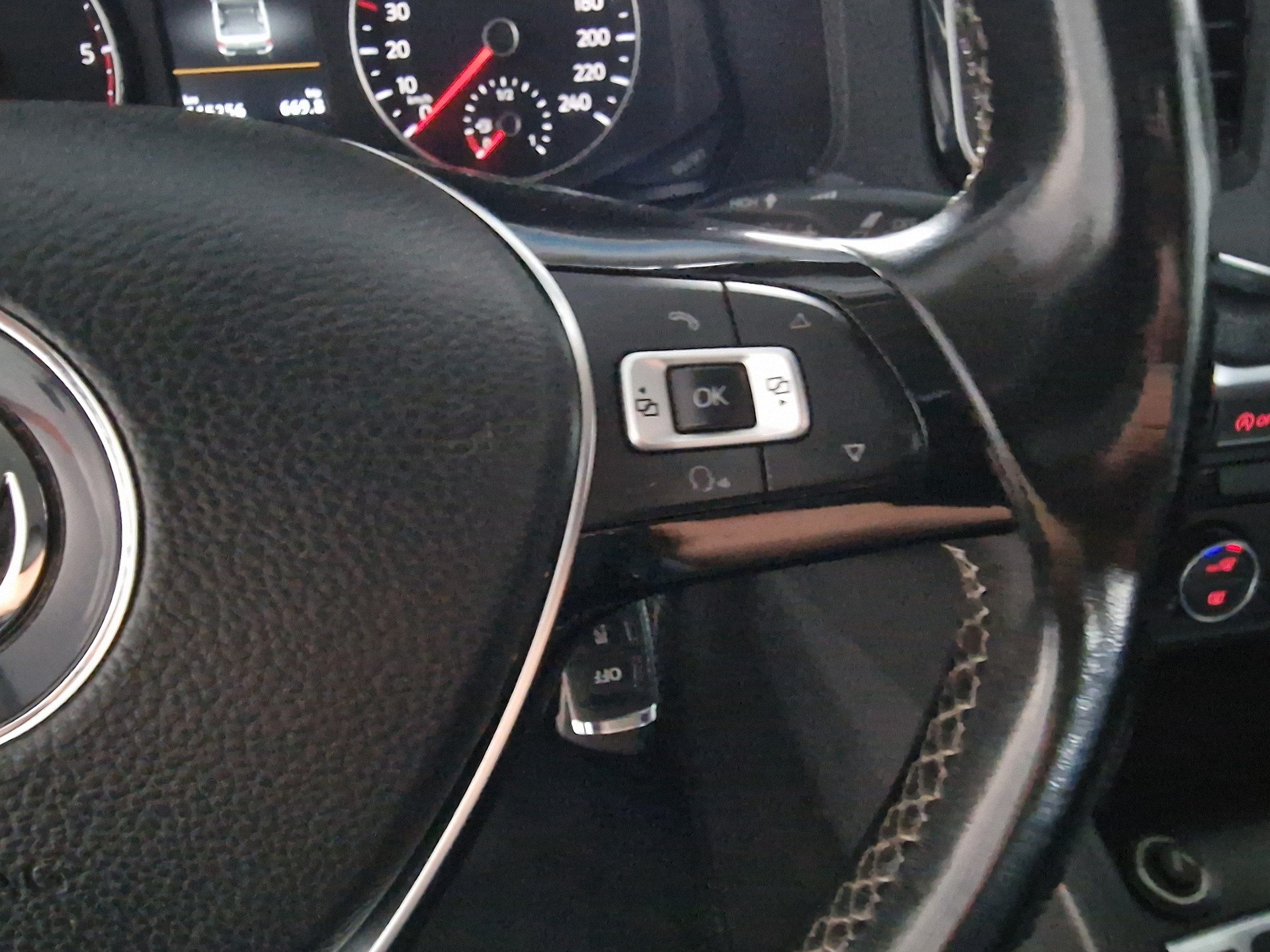 VW Amarok 3.0TDI Aventura 4Motion Automatic 24Mt Gara AHK 3.3t - 16